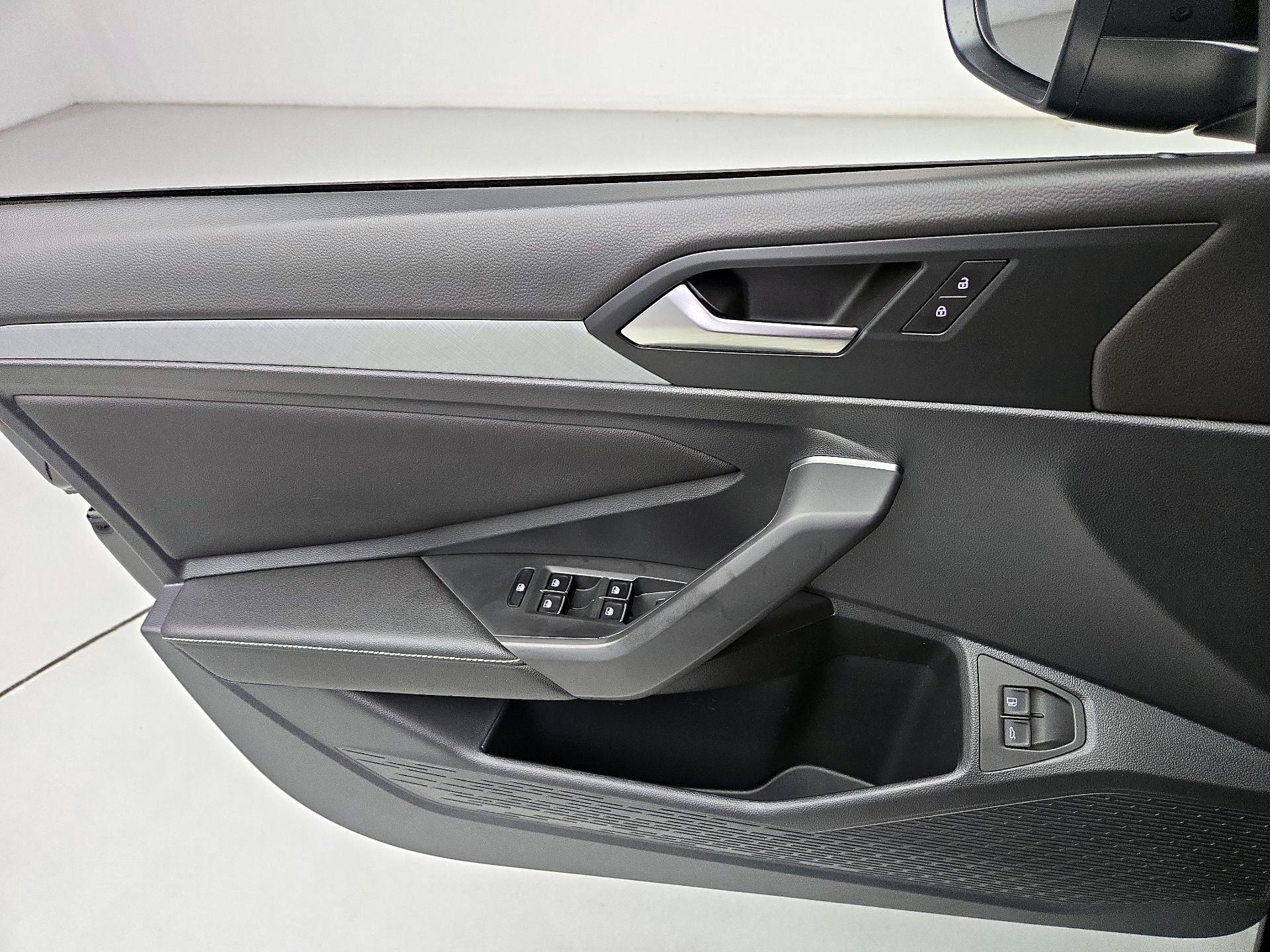 Thumbnail: 2023 Volkswagen Jetta - 12