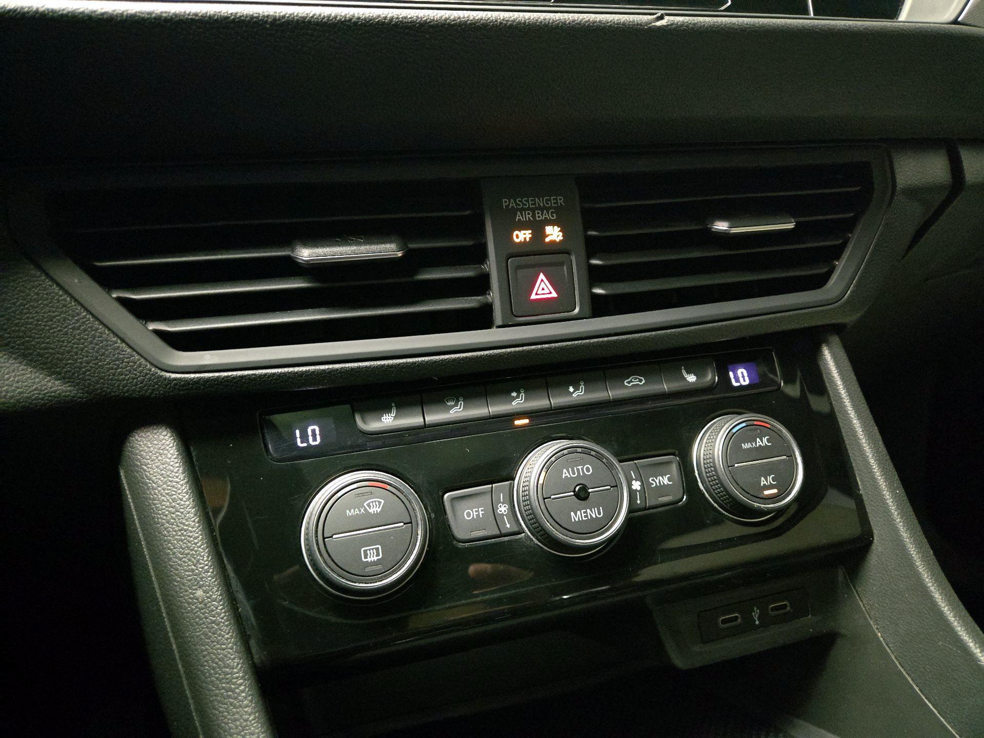 Thumbnail: 2021 Volkswagen Jetta - 16