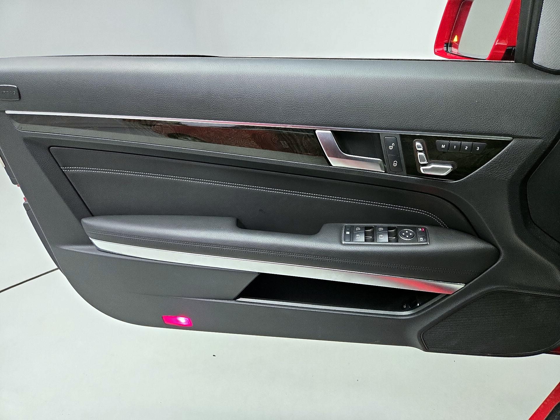 Thumbnail: 2014 Mercedes-Benz E-Class - 12