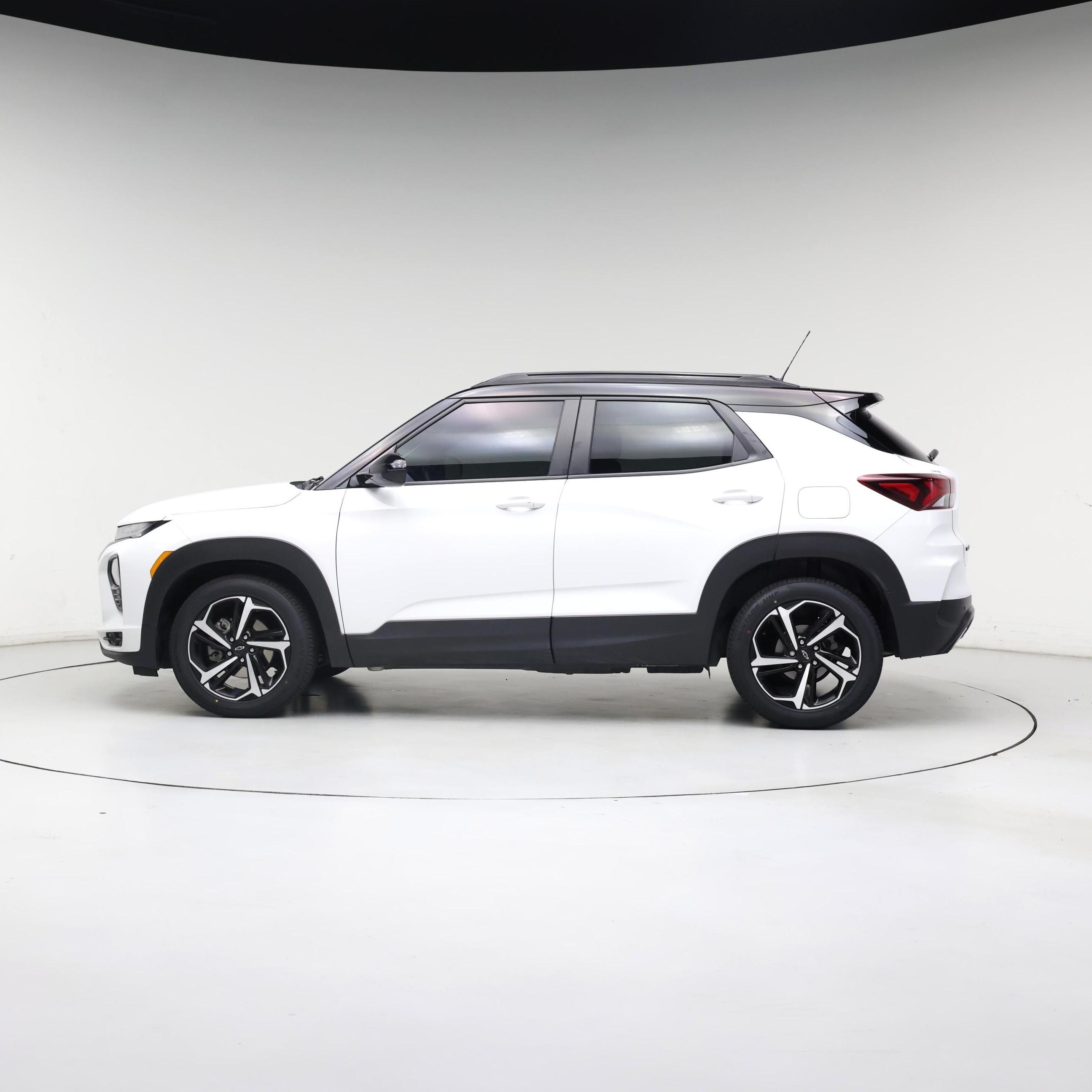 Thumbnail: 2021 Chevrolet TrailBlazer - 3