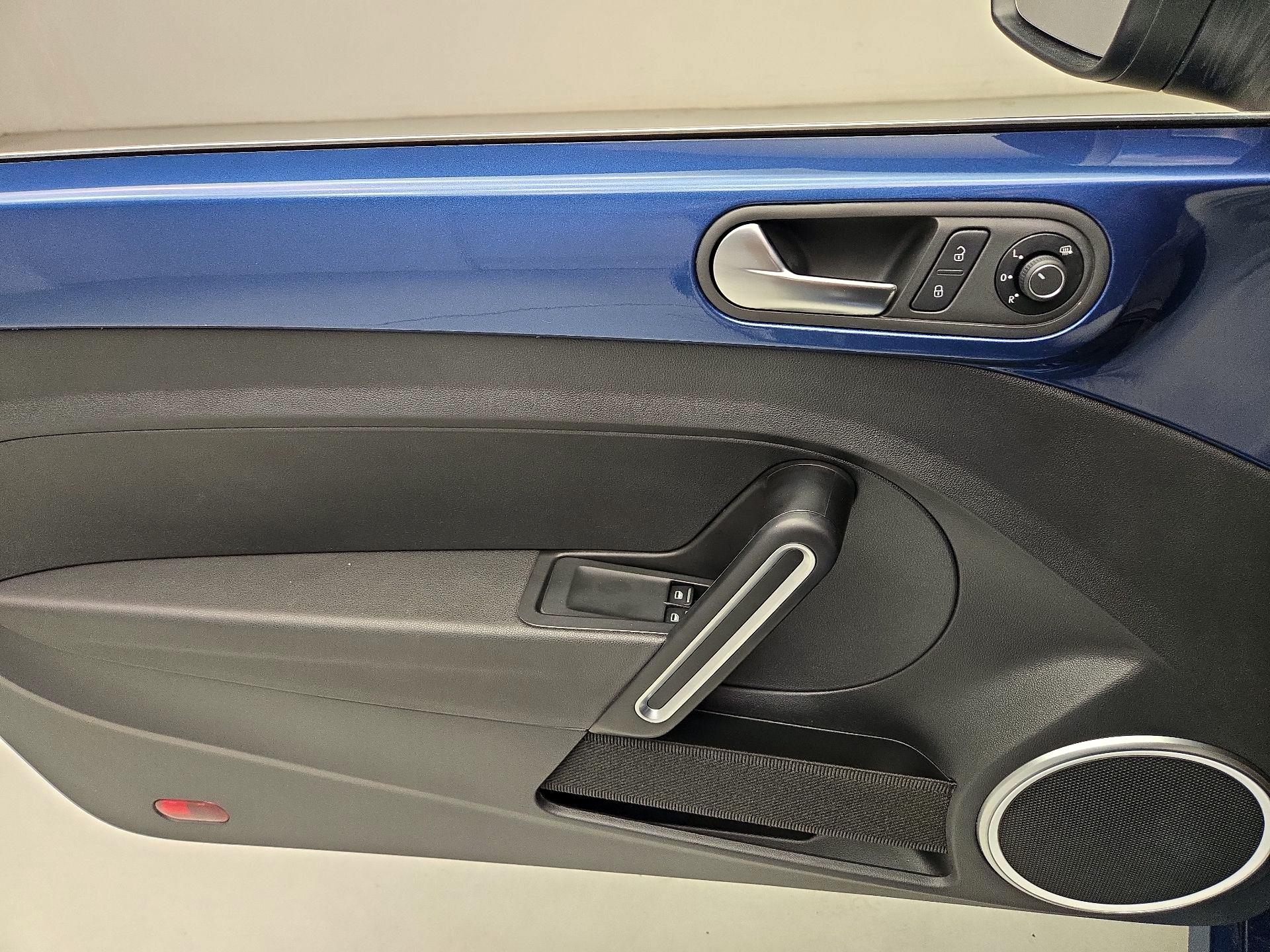 Thumbnail: 2019 Volkswagen Beetle - 12