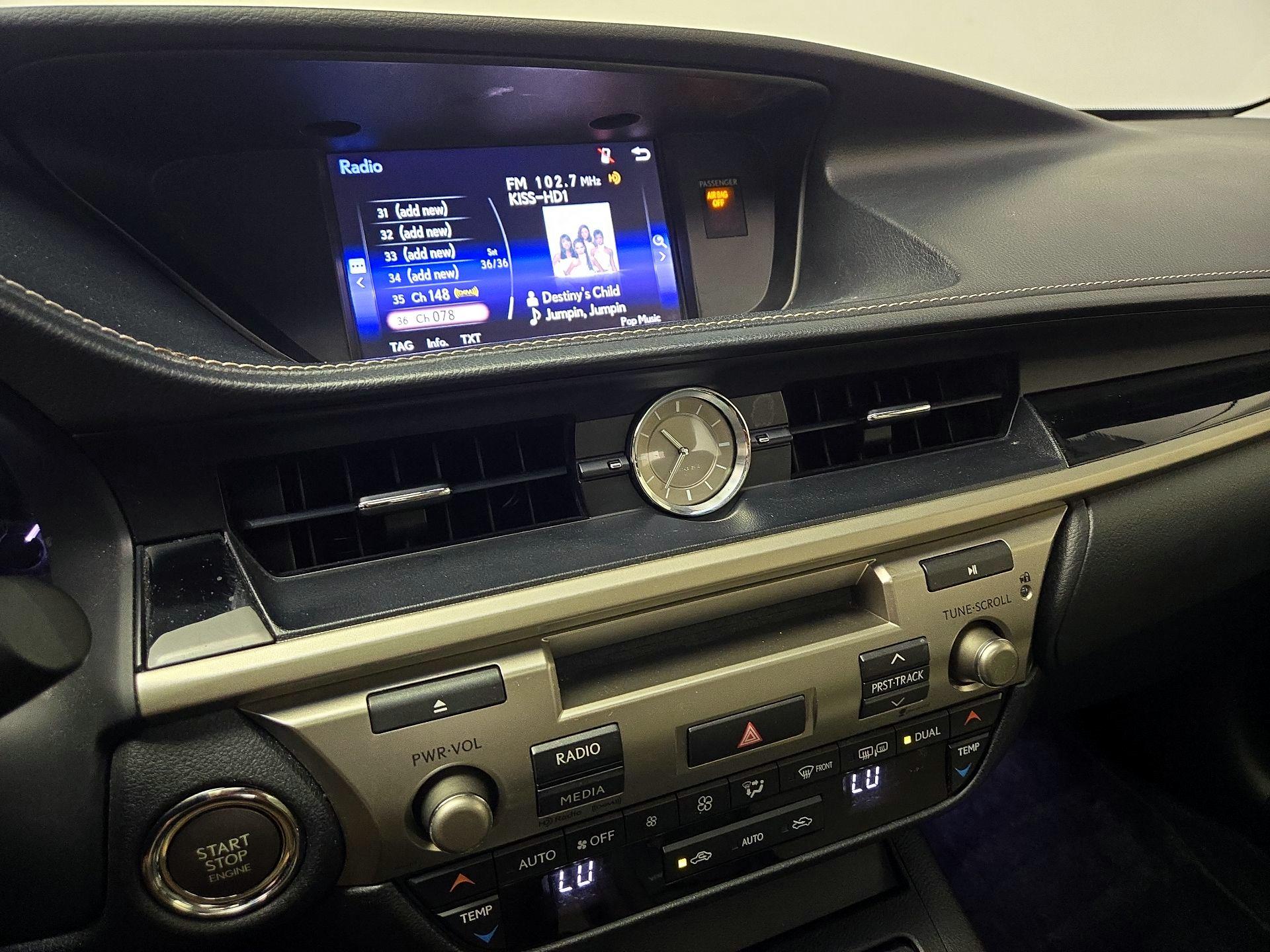 Thumbnail: 2015 Lexus ES - 15