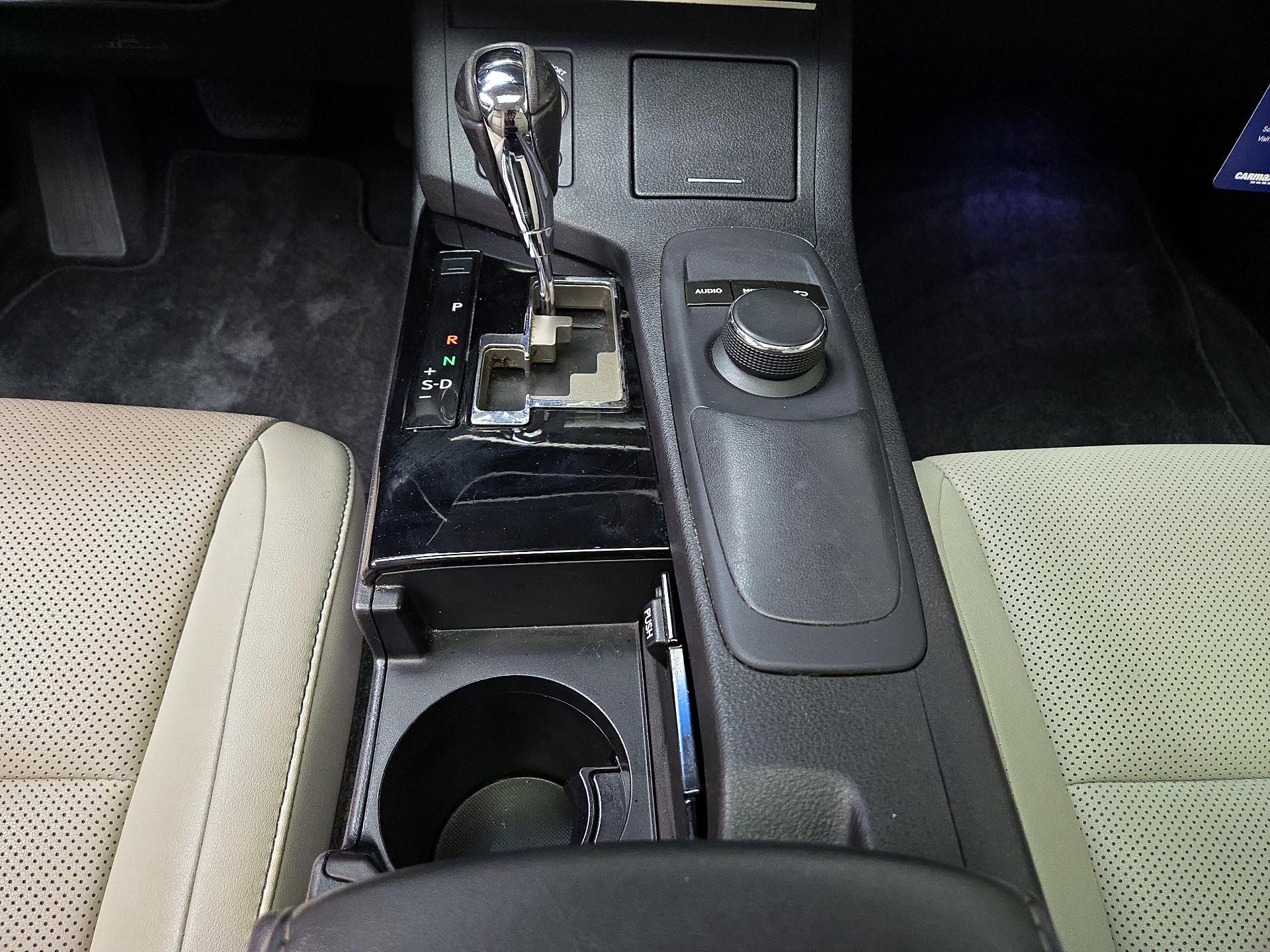 Thumbnail: 2015 Lexus ES - 17