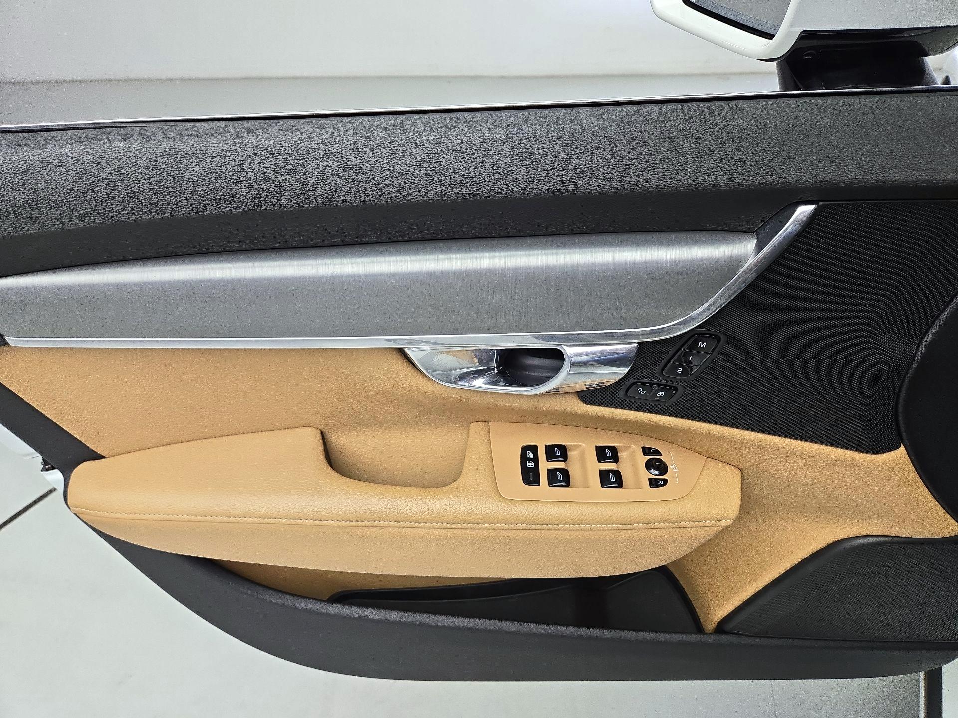 Thumbnail: 2017 Volvo S90 - 12