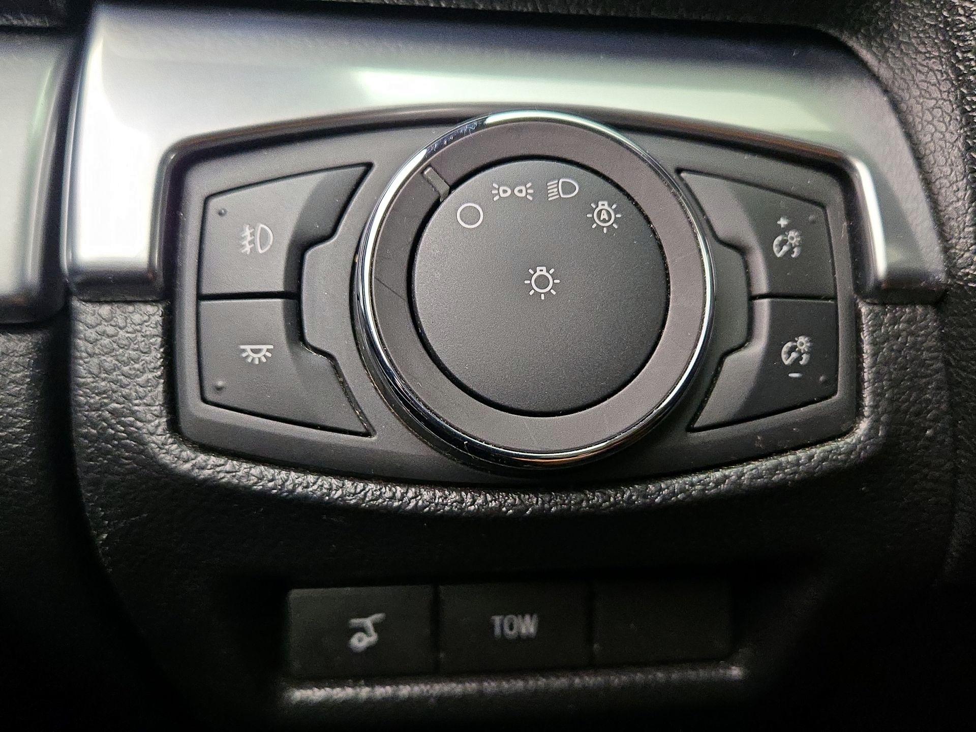 Thumbnail: 2019 Ford Explorer - 13