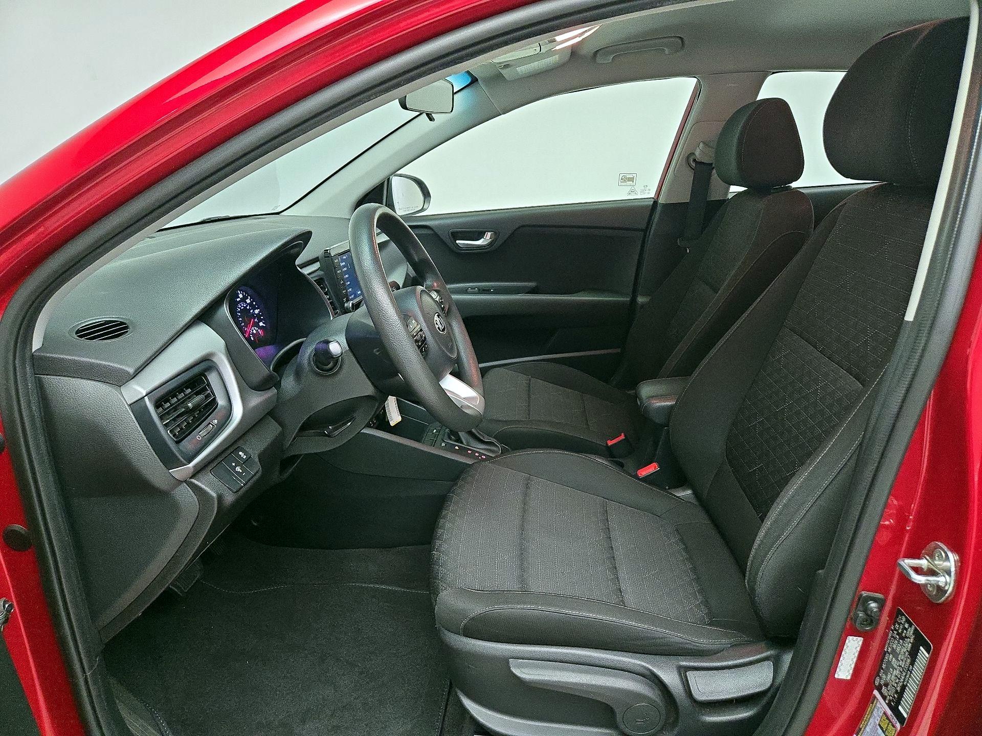 Thumbnail: 2020 Kia Rio - 11