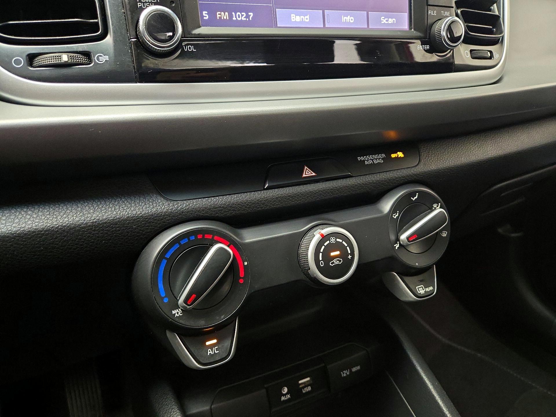 Thumbnail: 2020 Kia Rio - 16