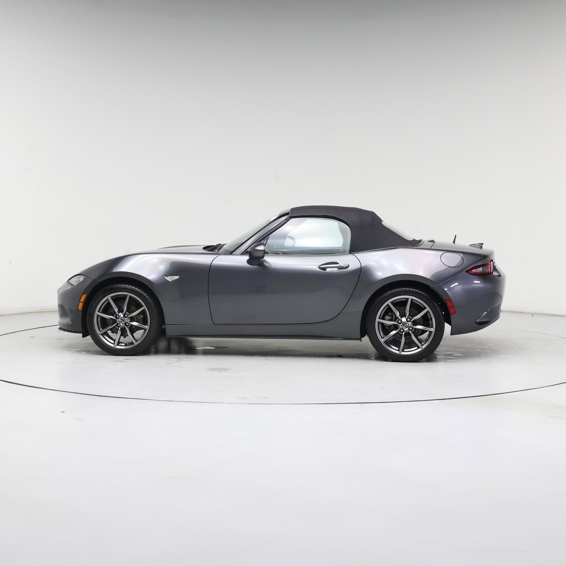Thumbnail: 2021 Mazda MX-5 Miata - 3