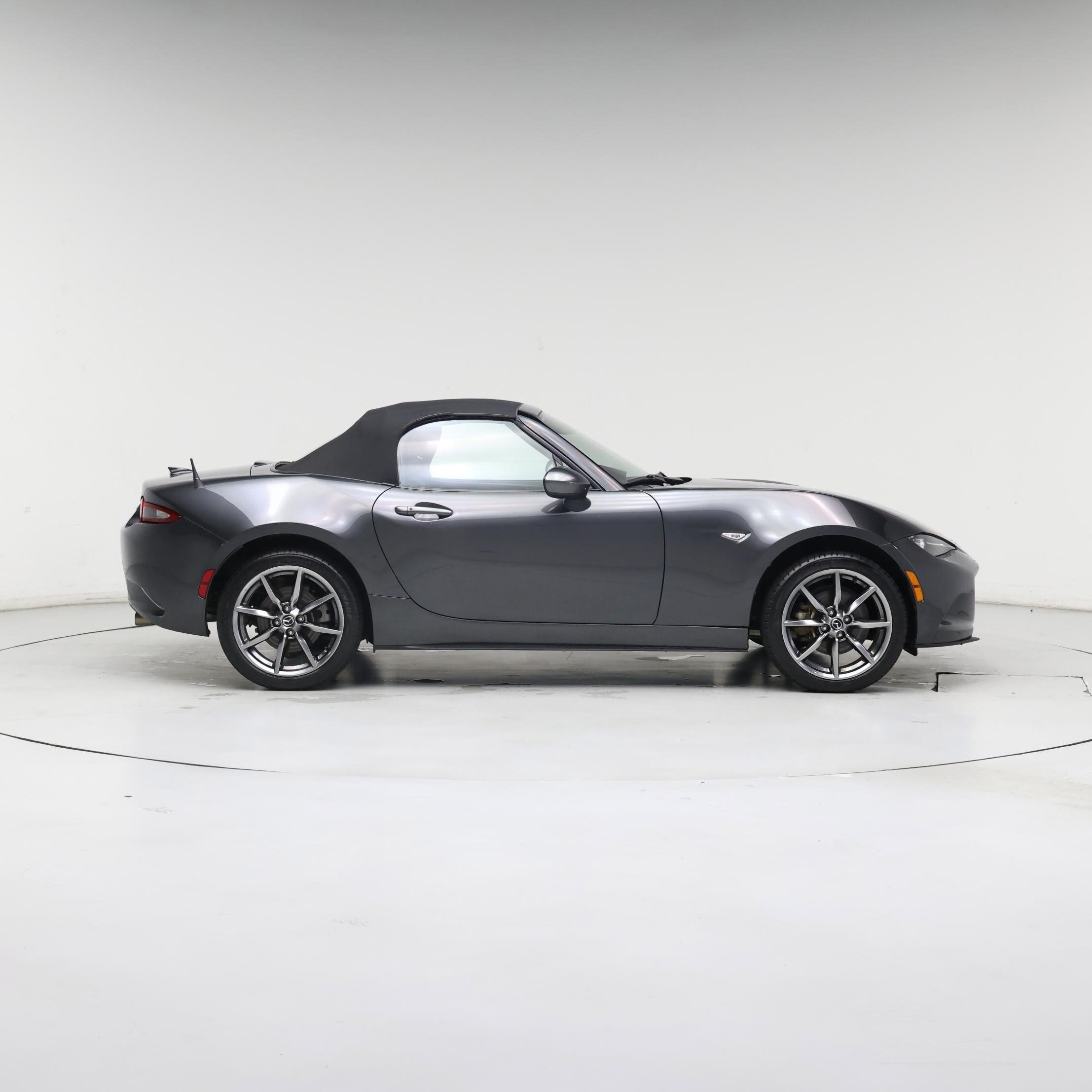 Thumbnail: 2021 Mazda MX-5 Miata - 7