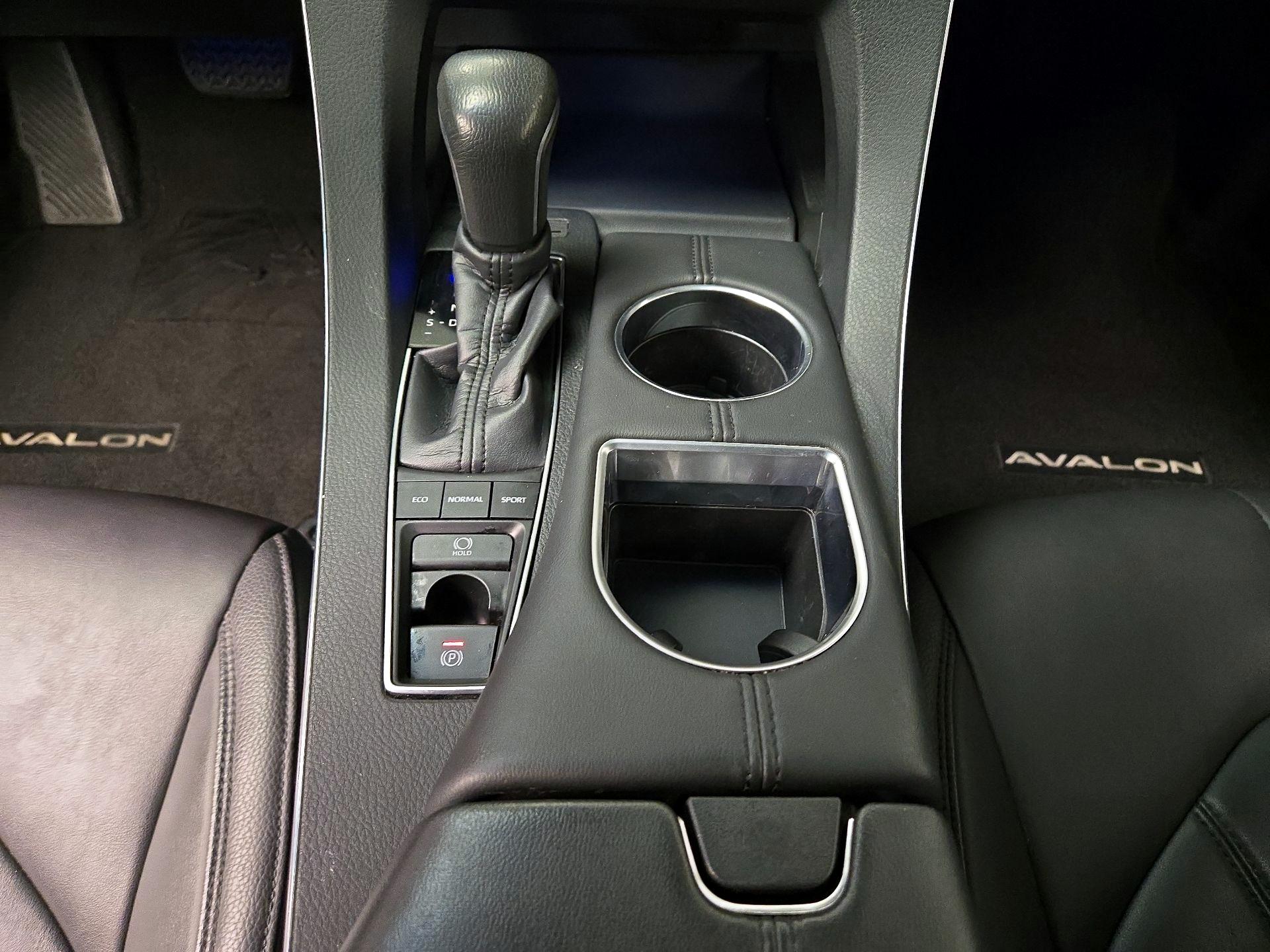 Thumbnail: 2019 Toyota Avalon - 17