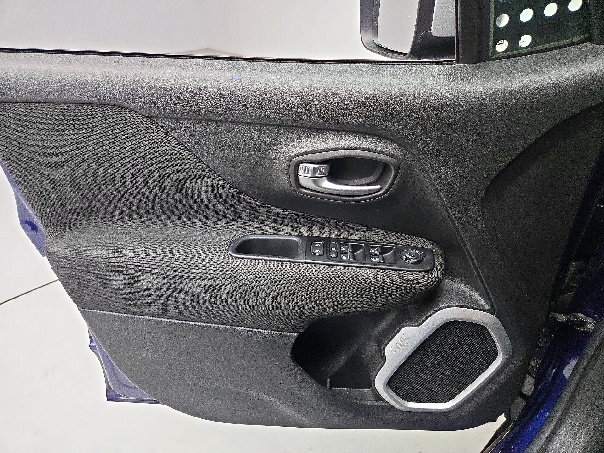Thumbnail: 2021 Jeep Renegade - 12
