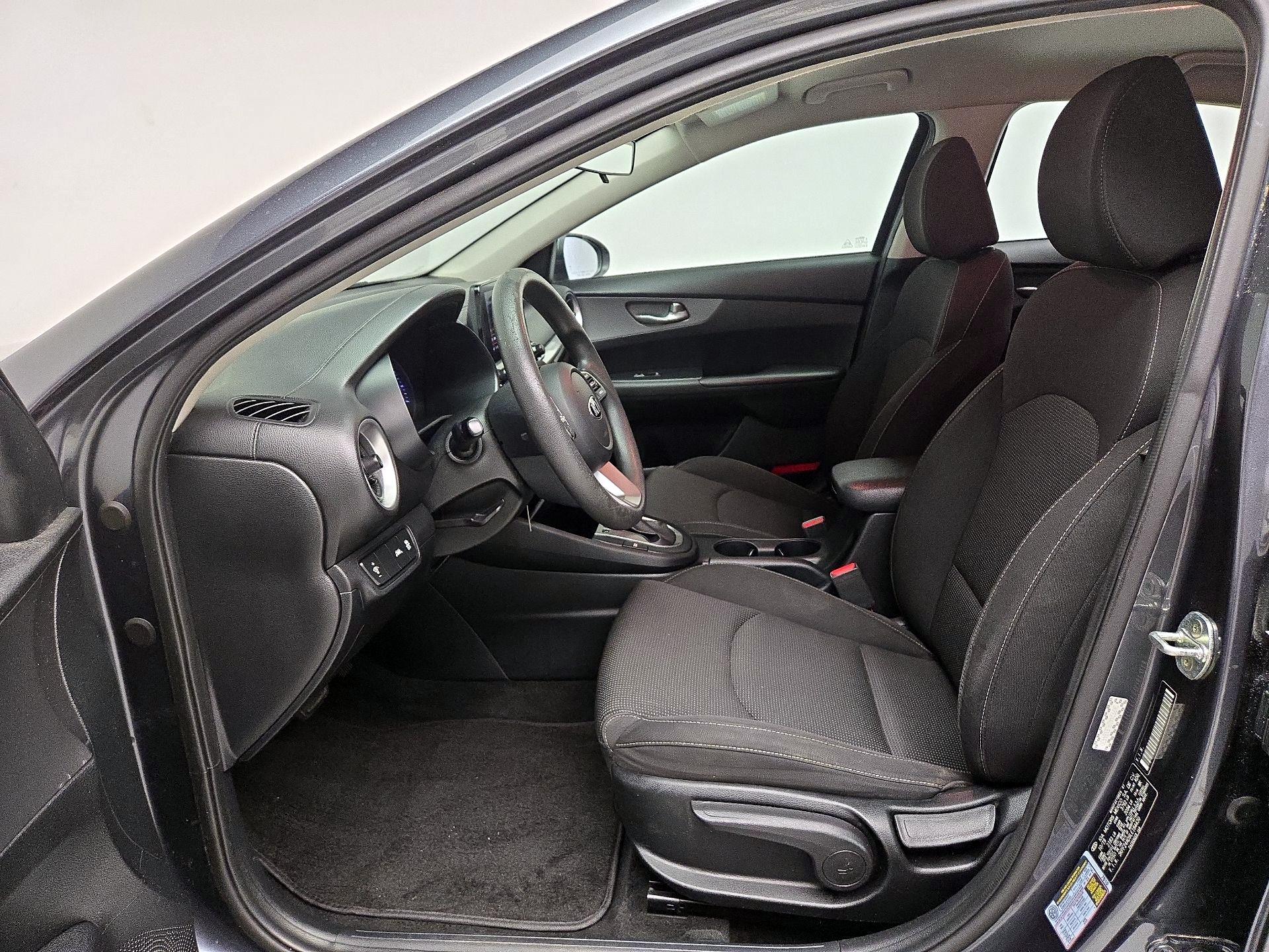 Thumbnail: 2020 Kia Forte - 11