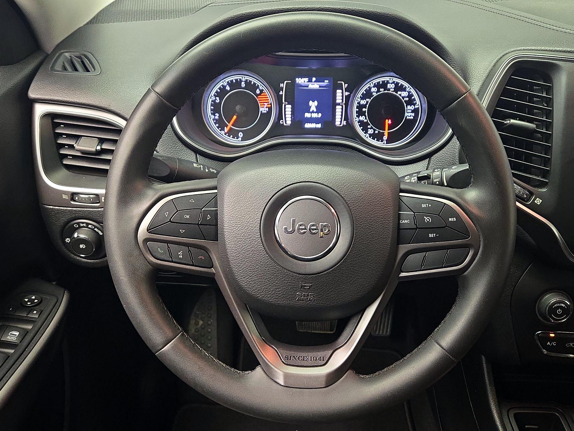 Thumbnail: 2020 Jeep Cherokee - 10