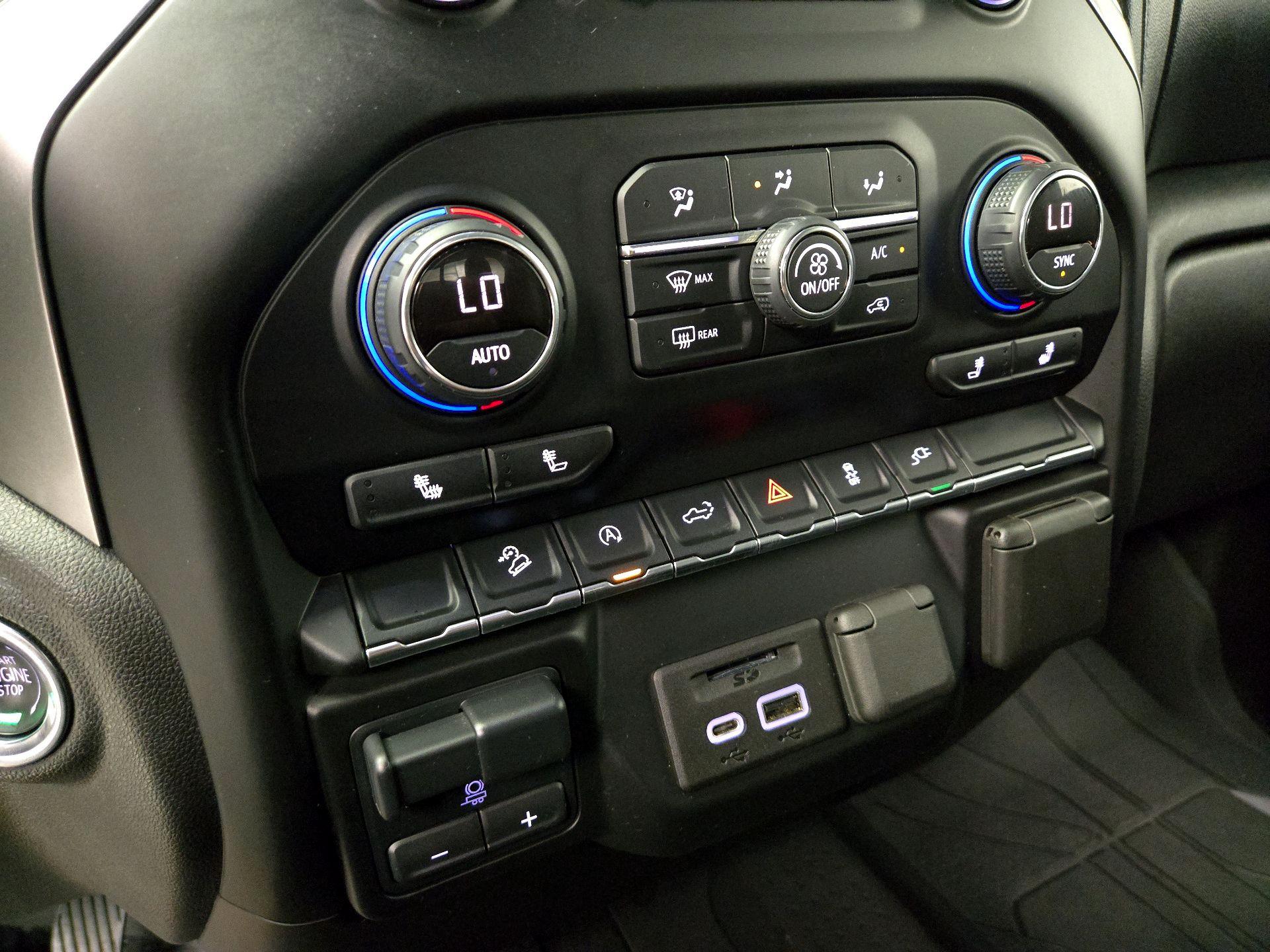 Thumbnail: 2021 Chevrolet Silverado 1500 - 16