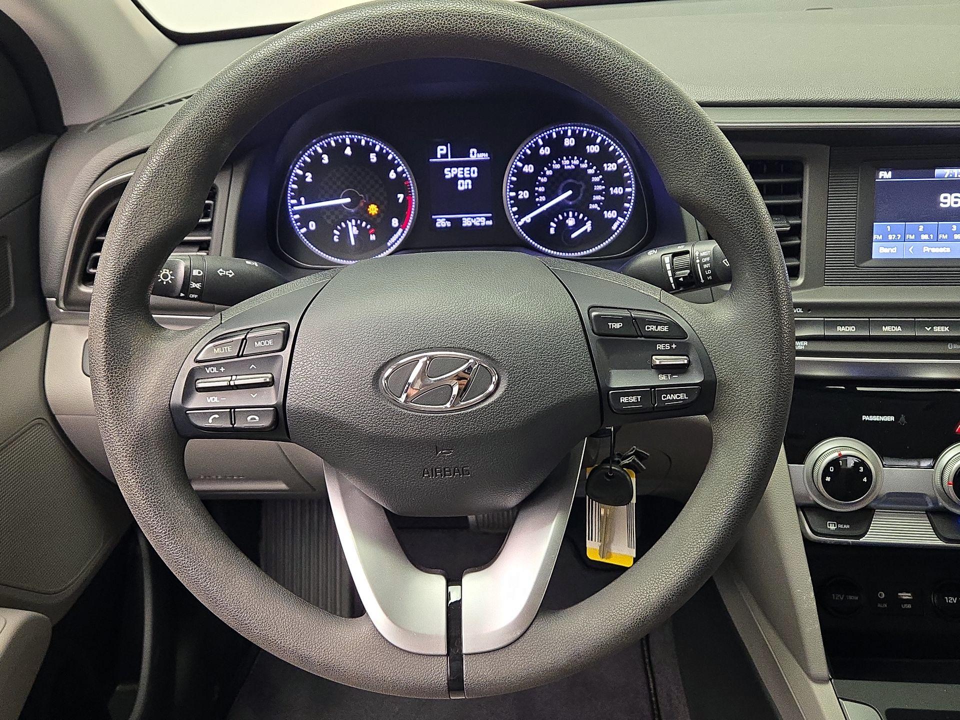 Thumbnail: 2019 Hyundai Elantra - 10