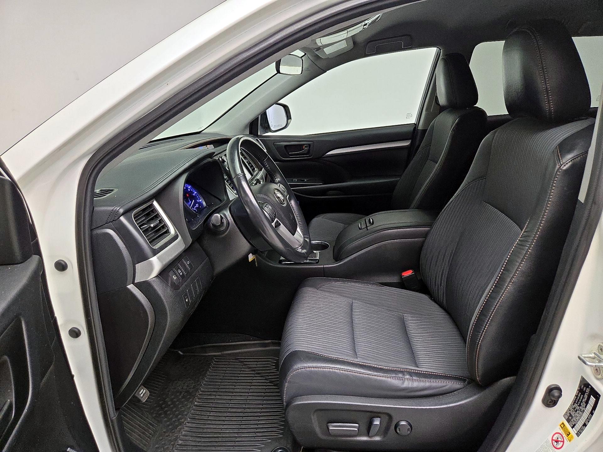Thumbnail: 2019 Toyota Highlander - 11