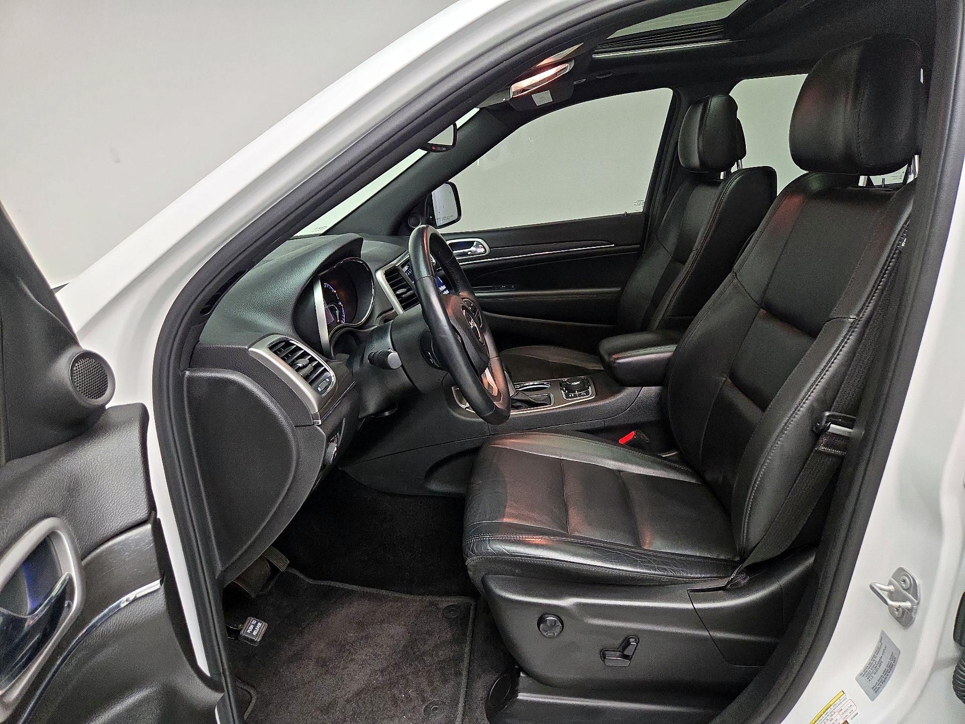 Thumbnail: 2018 Jeep Grand Cherokee - 11