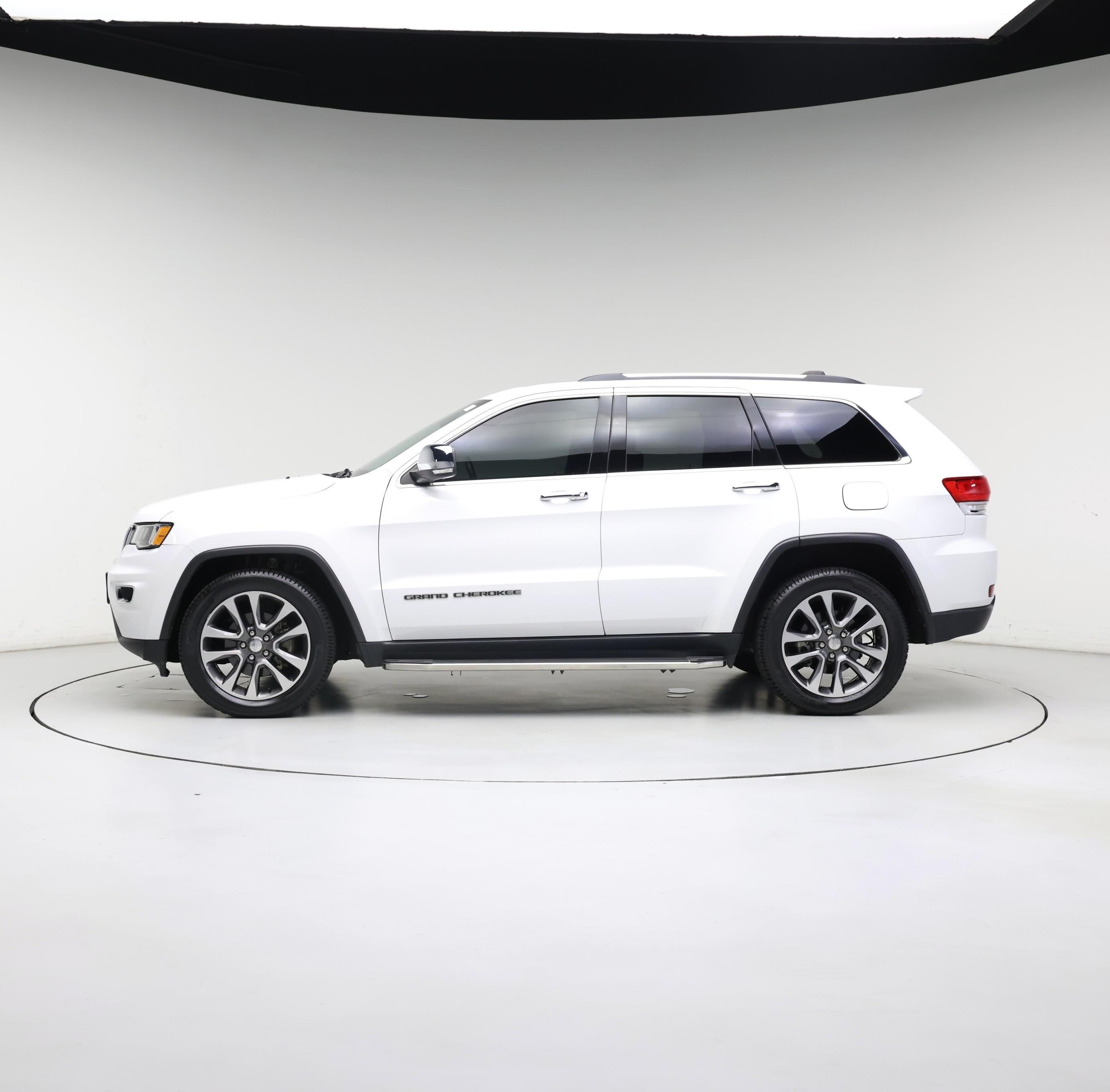 Thumbnail: 2018 Jeep Grand Cherokee - 3