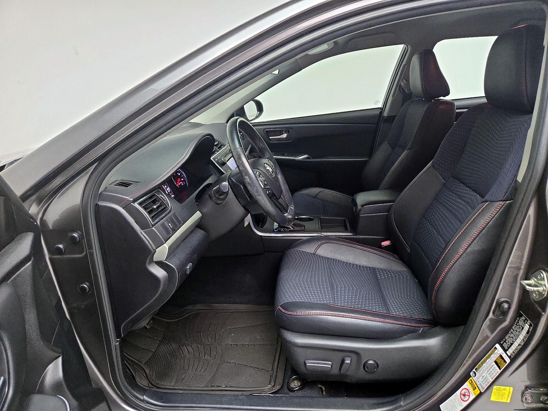 Thumbnail: 2015 Toyota Camry - 11