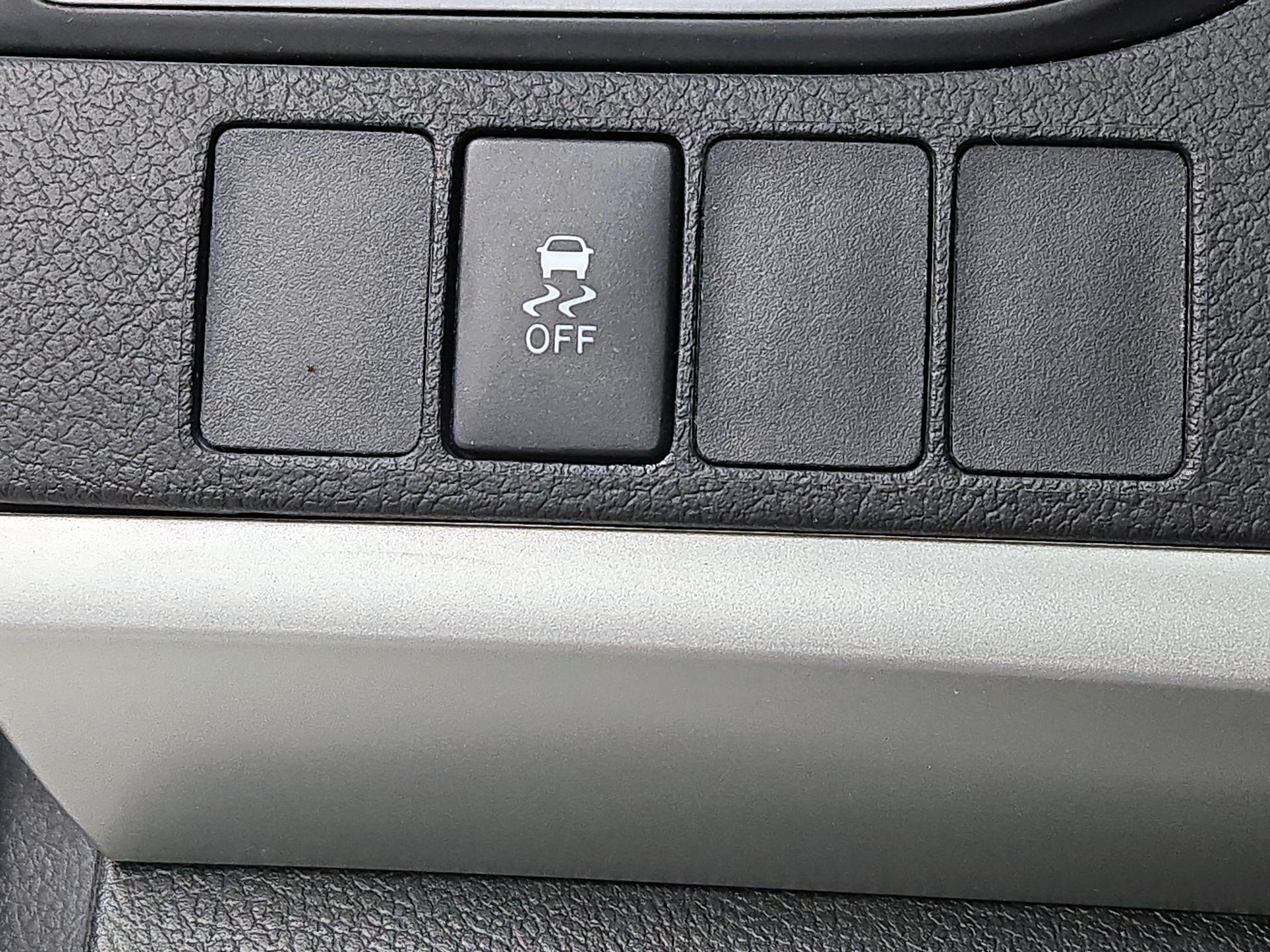 Thumbnail: 2015 Toyota Camry - 13