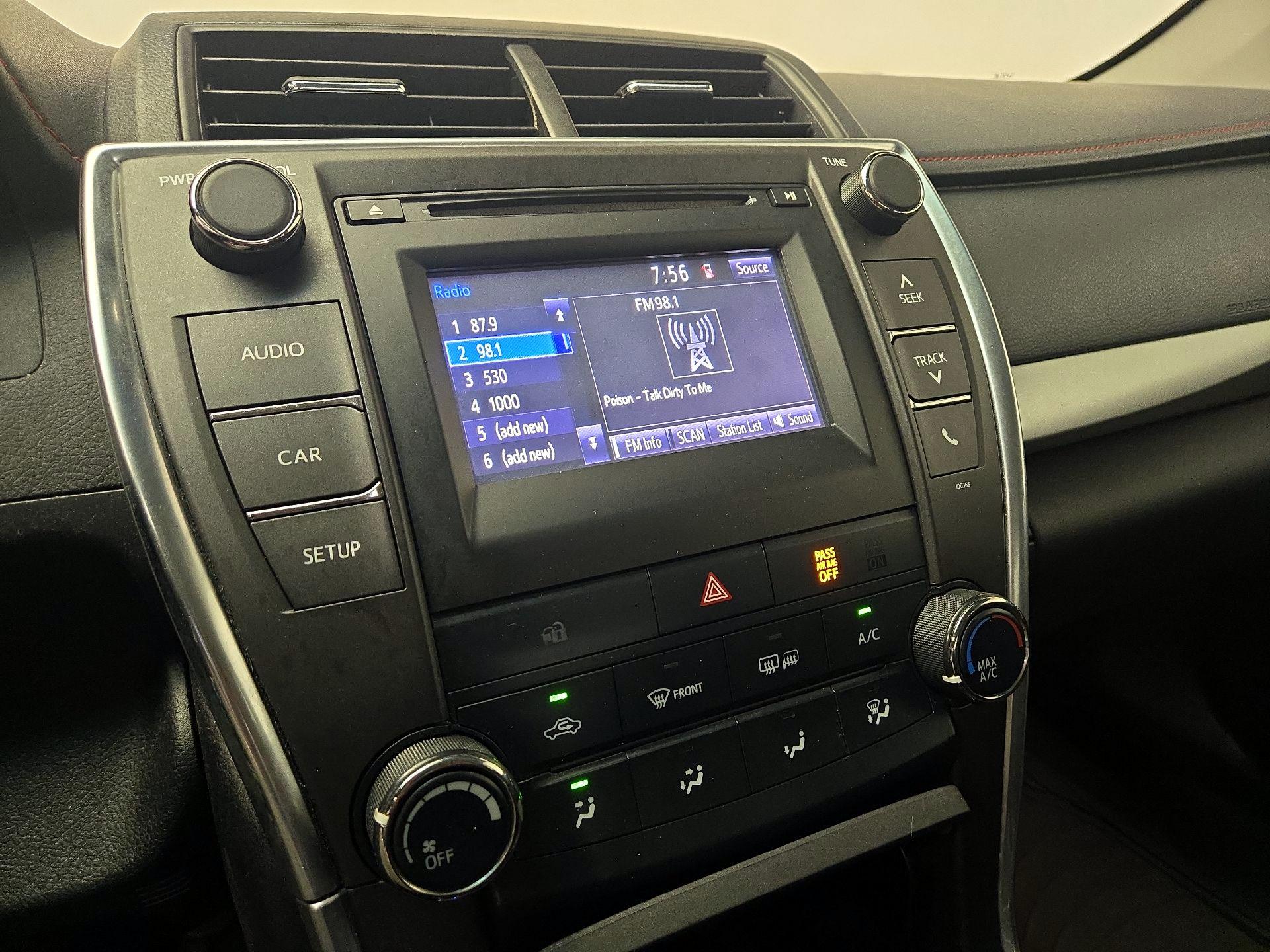 Thumbnail: 2015 Toyota Camry - 16