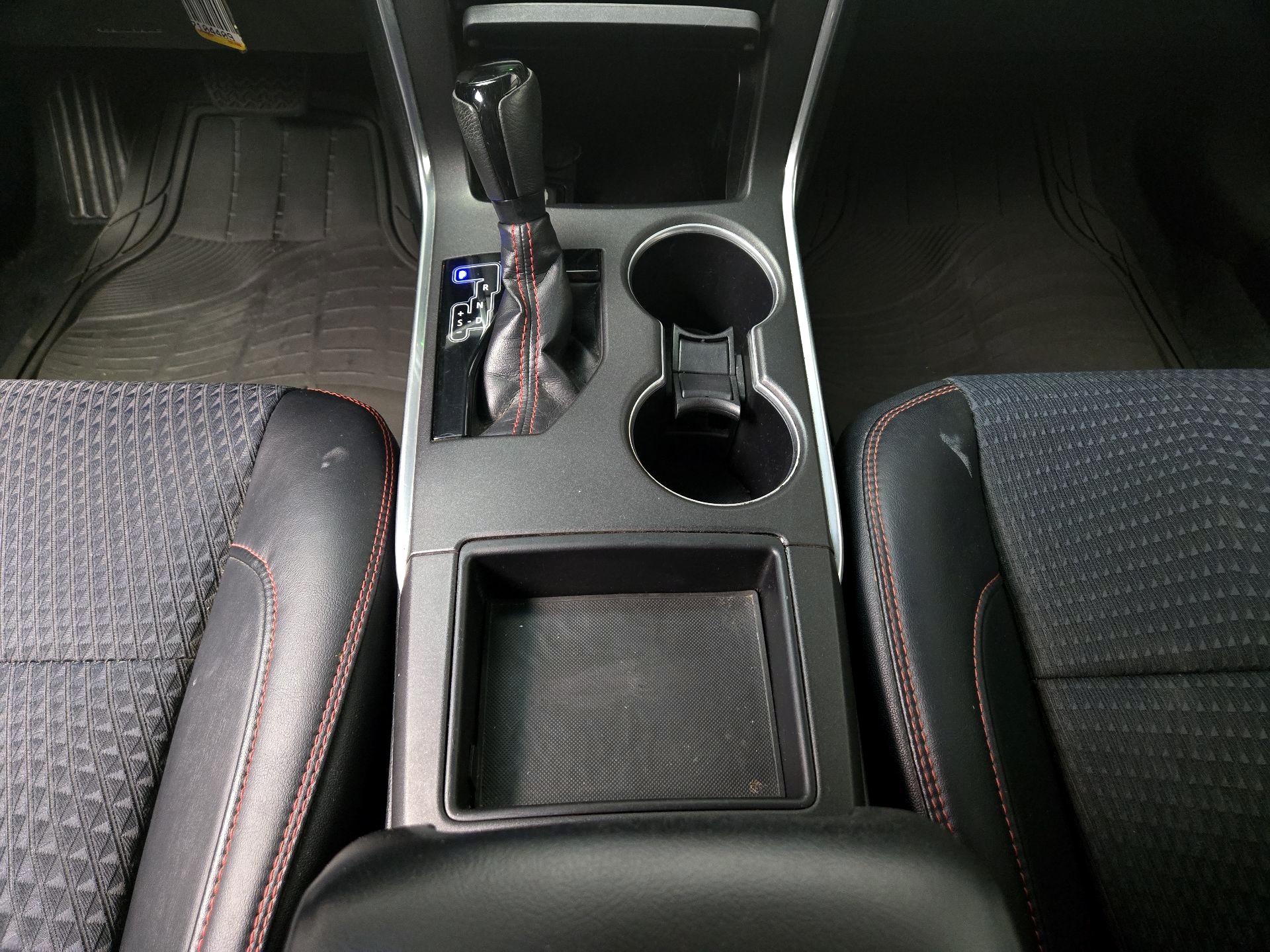 Thumbnail: 2015 Toyota Camry - 17