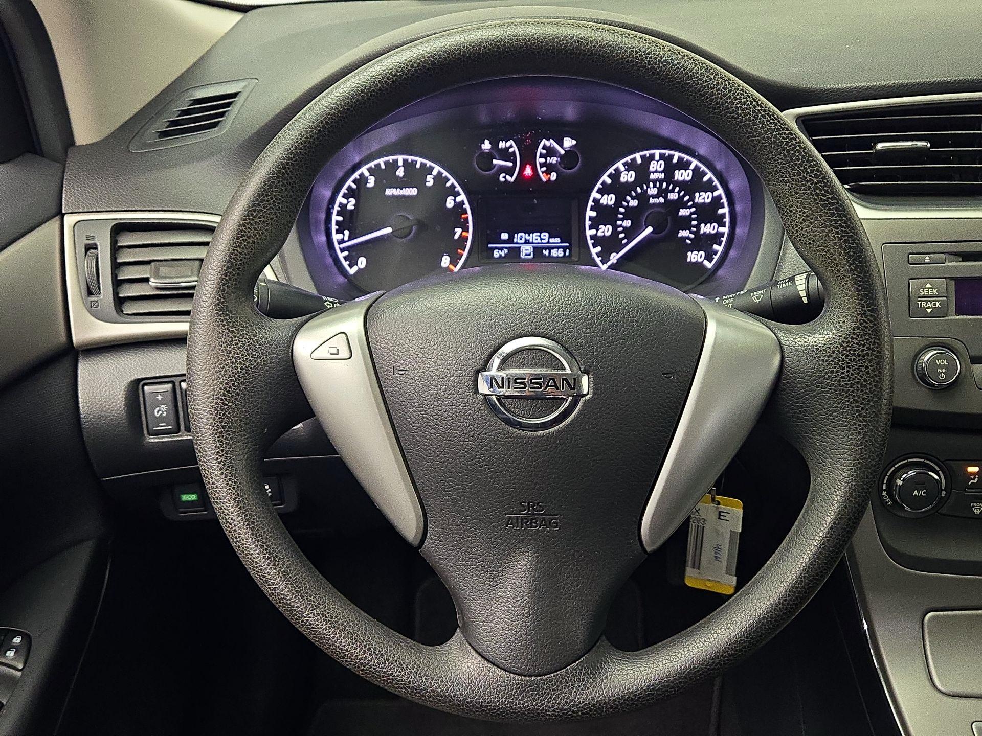 Thumbnail: 2014 Nissan Sentra - 10
