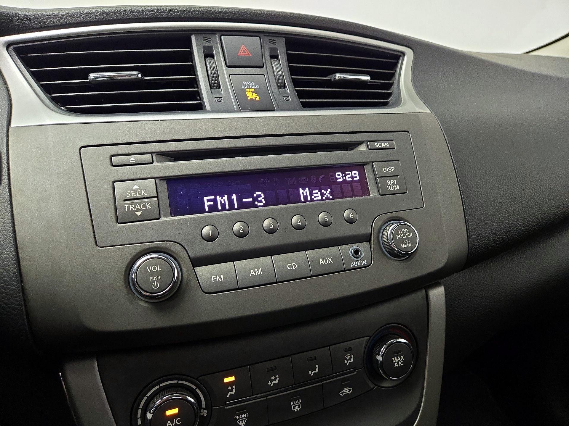 Thumbnail: 2014 Nissan Sentra - 14