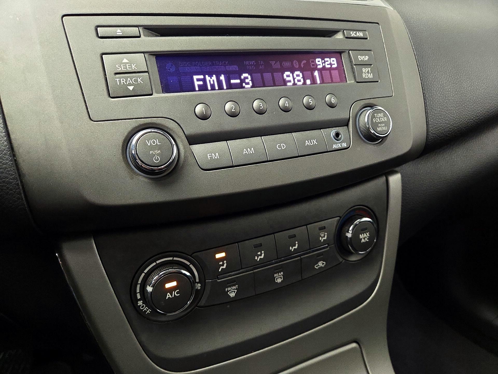 Thumbnail: 2014 Nissan Sentra - 15