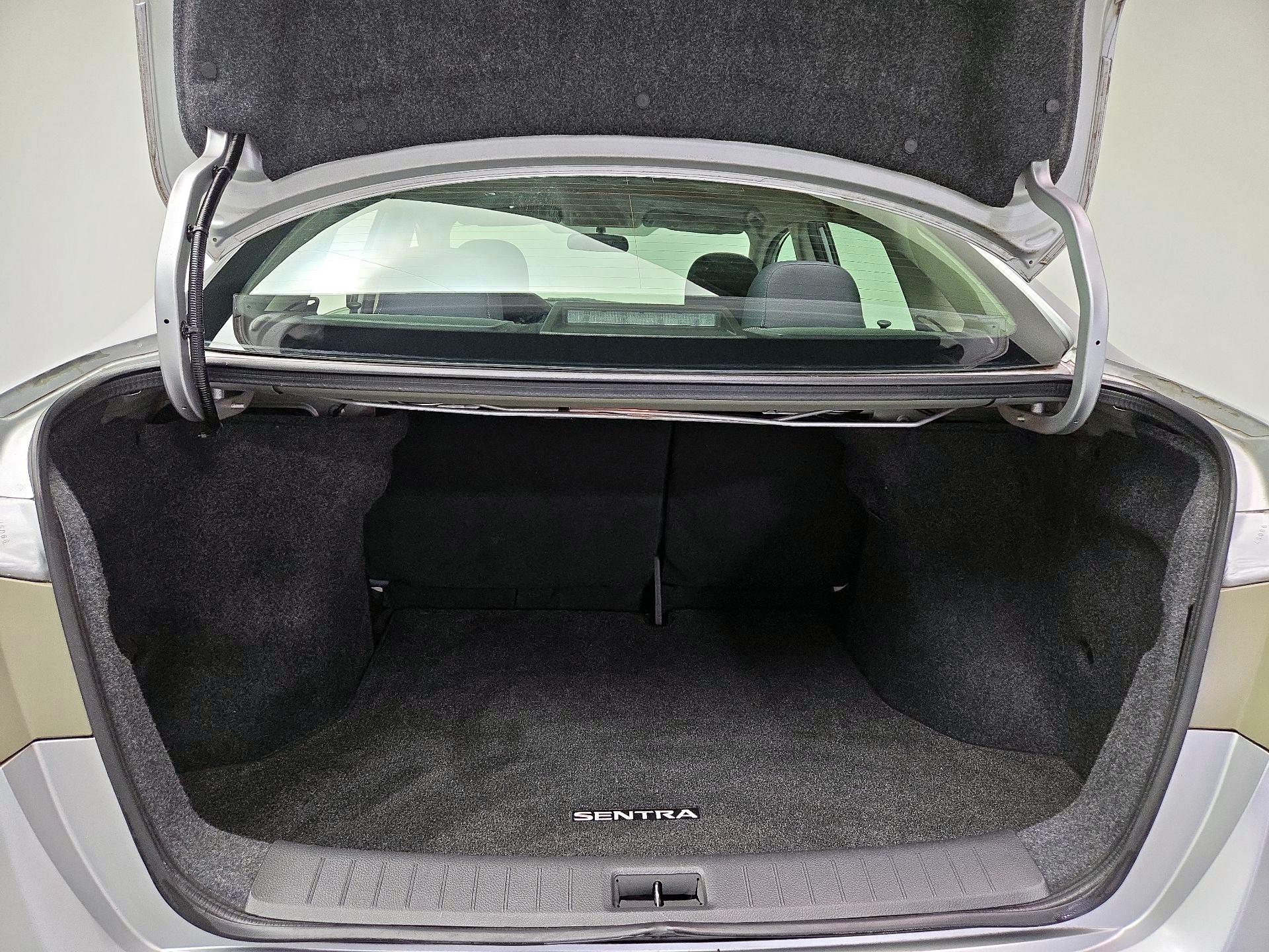 Thumbnail: 2014 Nissan Sentra - 19