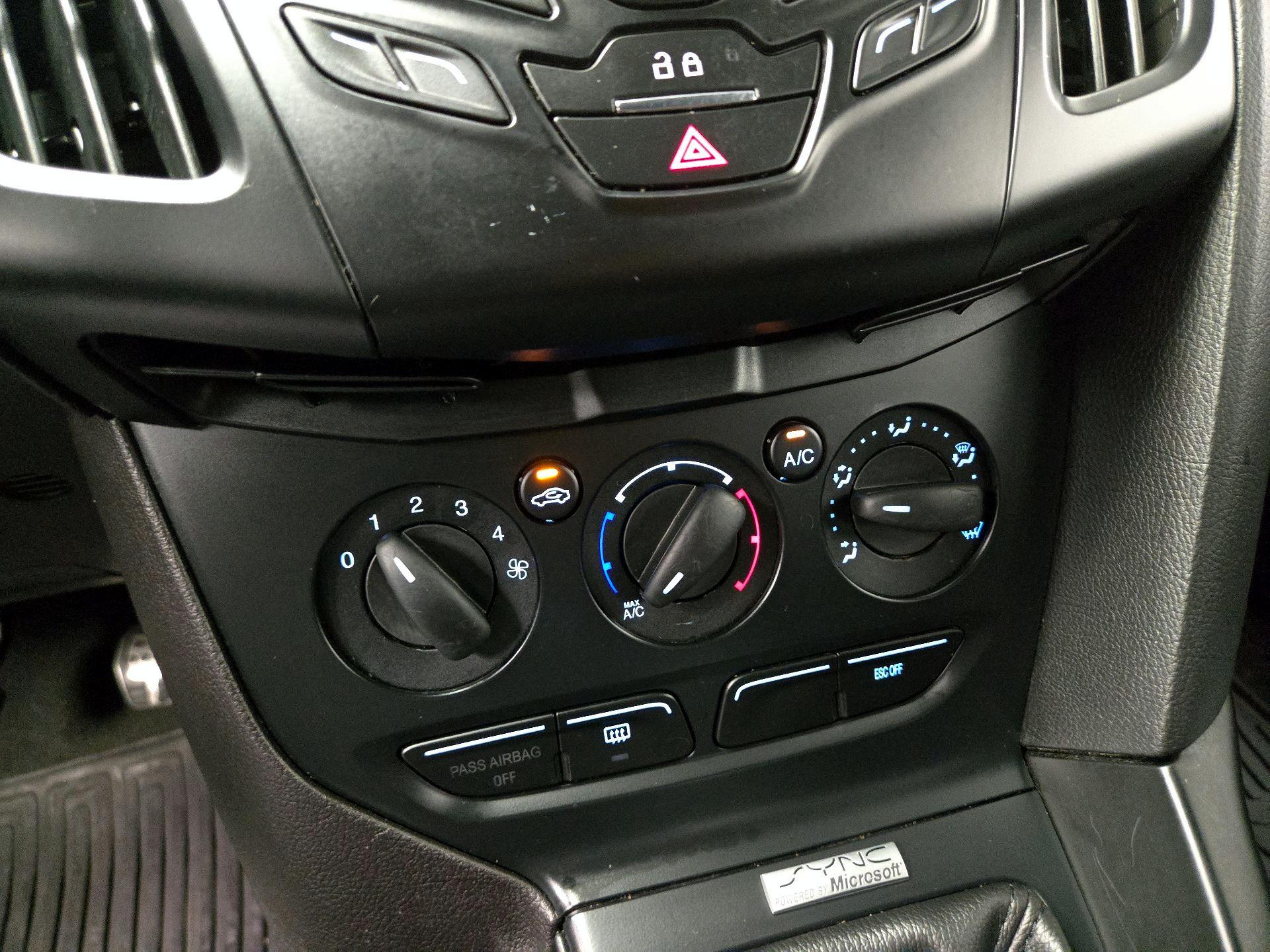 Thumbnail: 2014 Ford Focus - 15