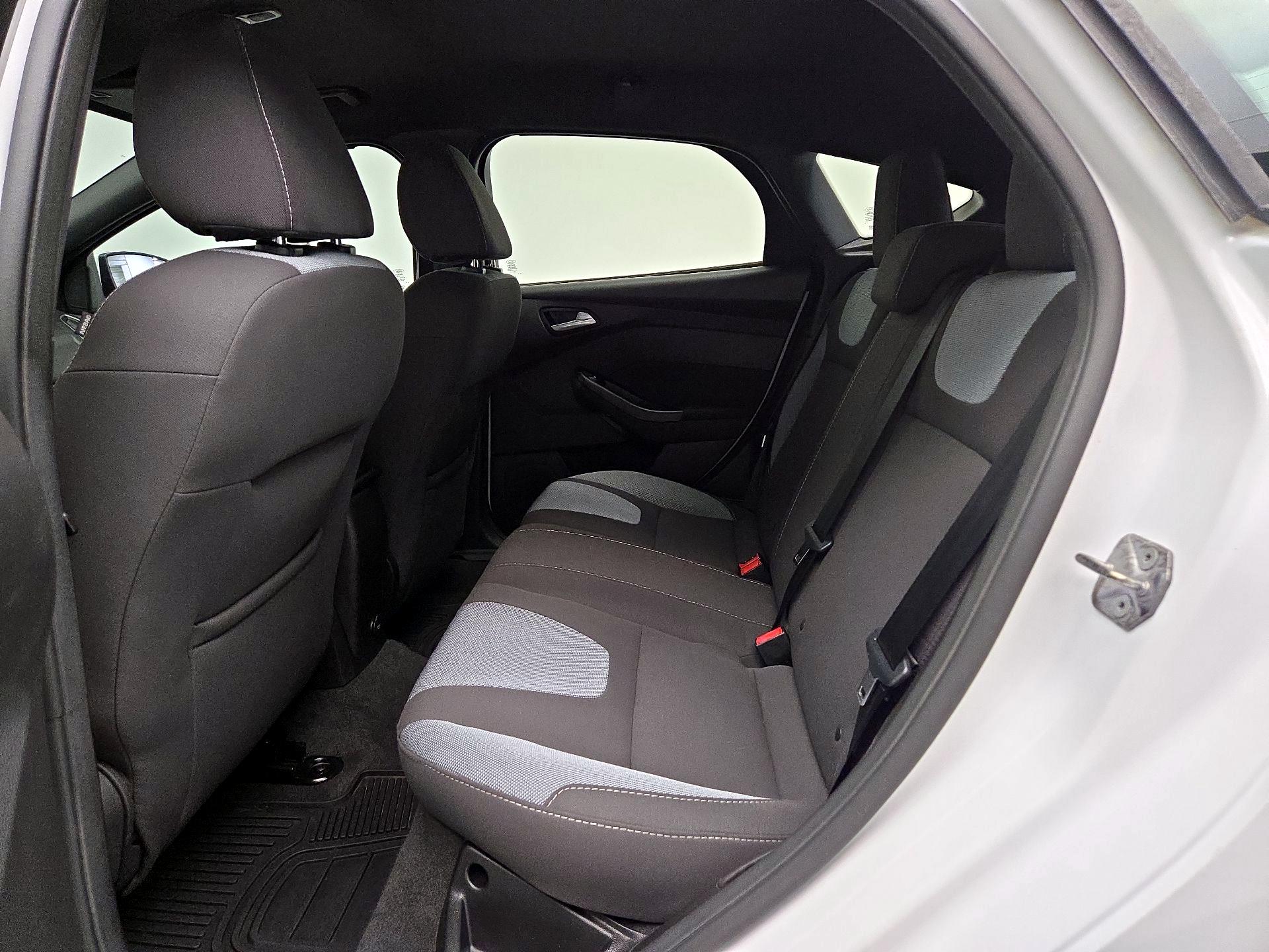 Thumbnail: 2014 Ford Focus - 18