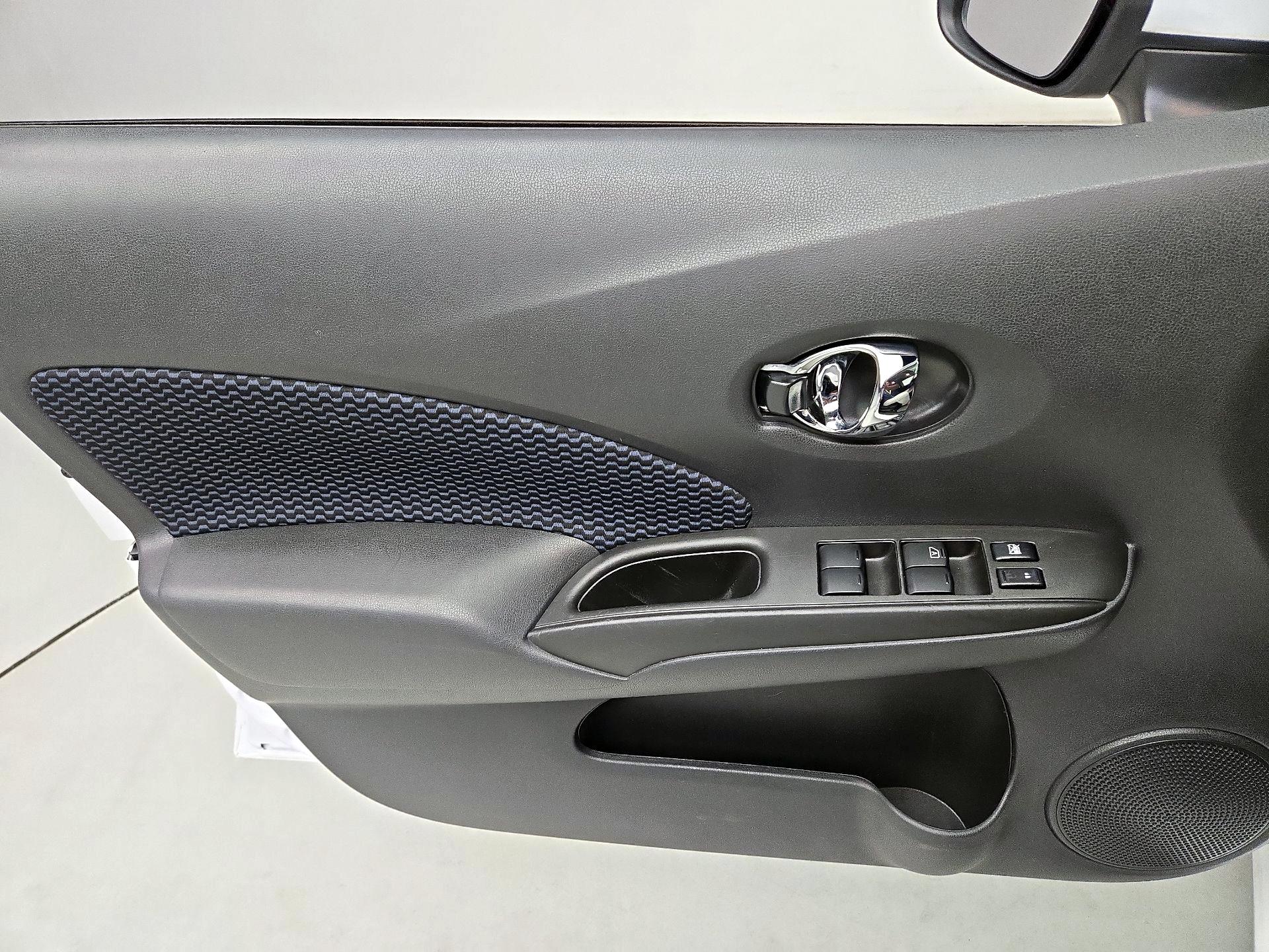 Thumbnail: 2019 Nissan Versa Note - 12