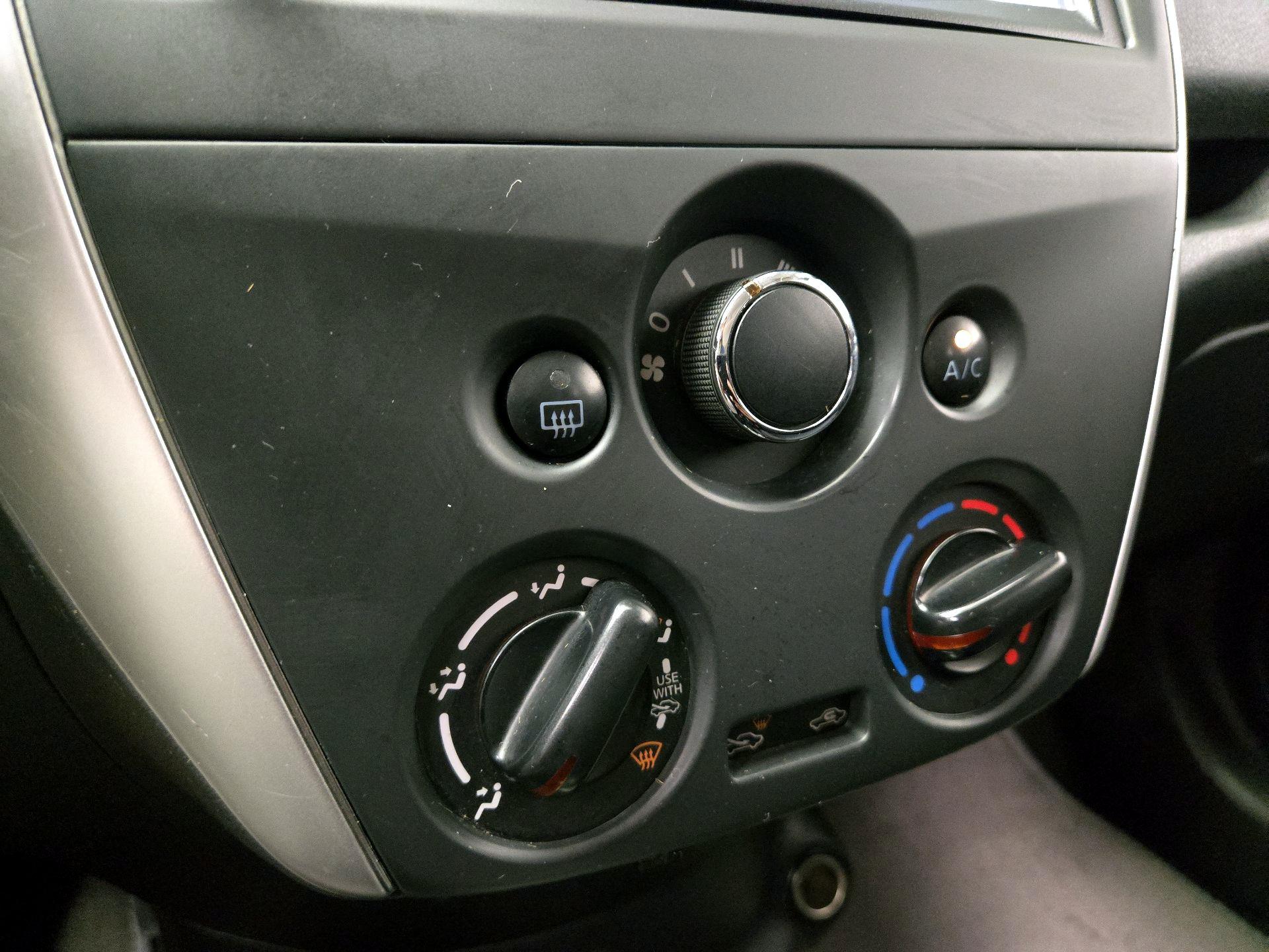 Thumbnail: 2019 Nissan Versa Note - 16