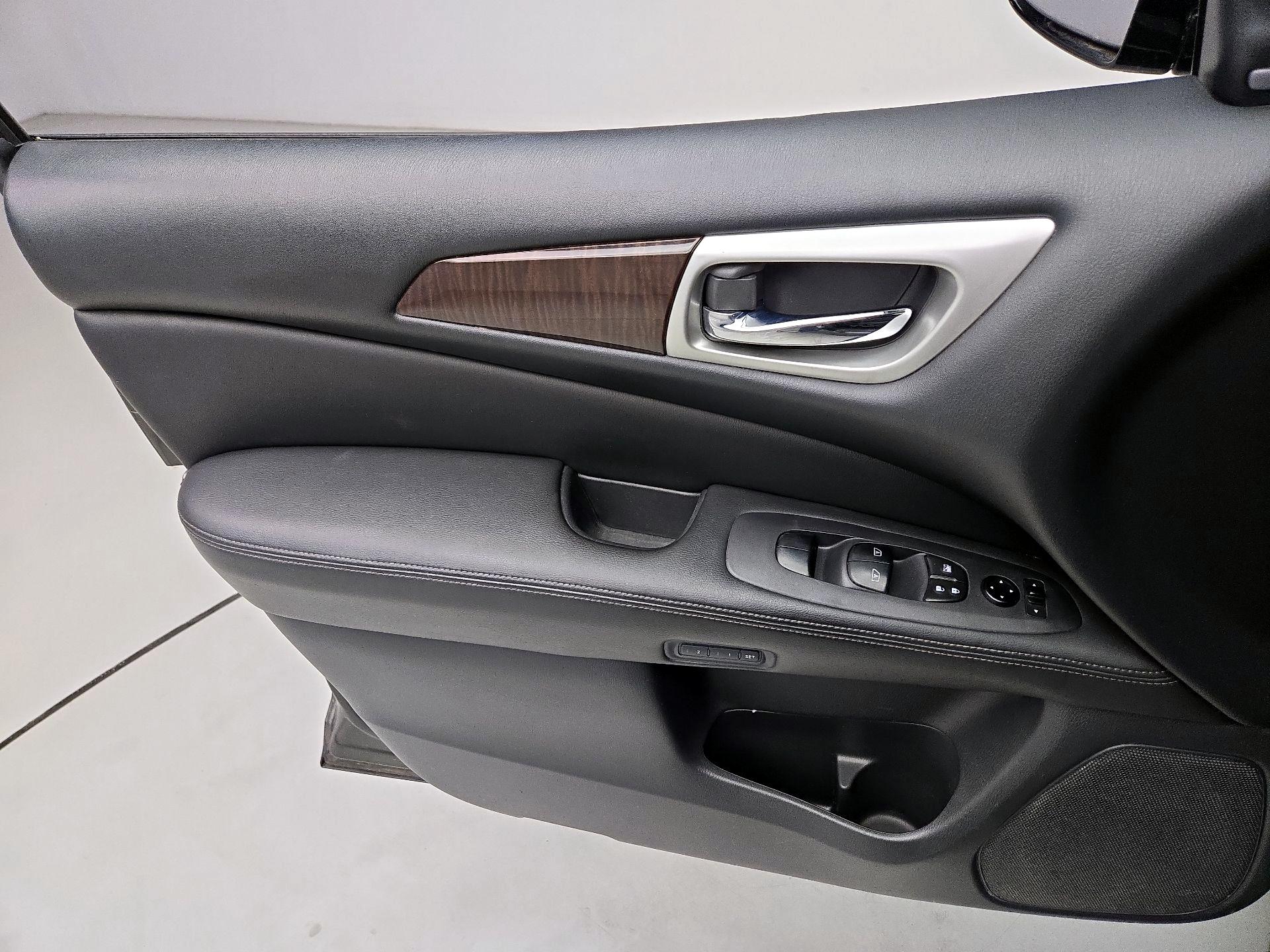 Thumbnail: 2015 Nissan Pathfinder - 12