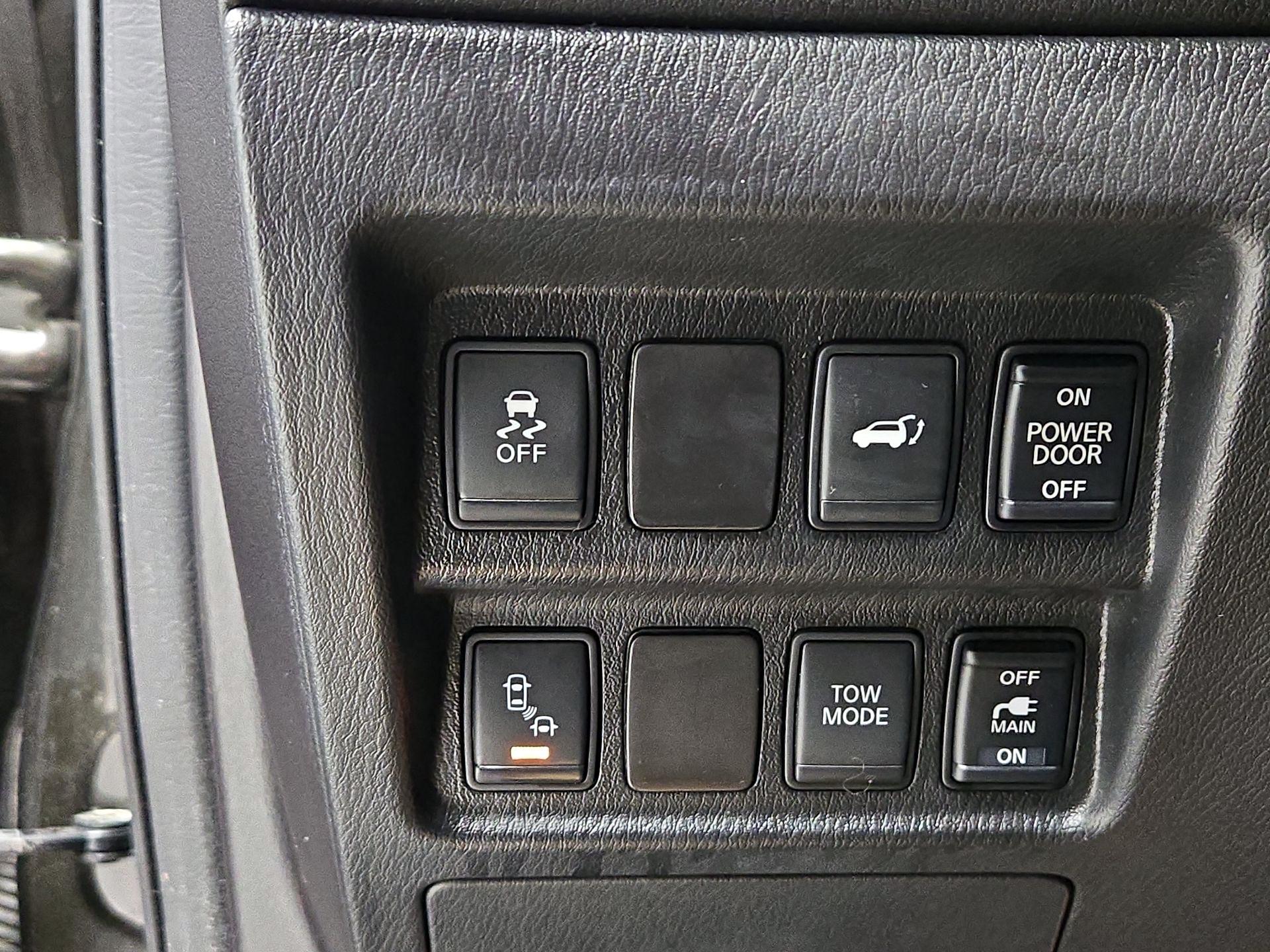 Thumbnail: 2015 Nissan Pathfinder - 13