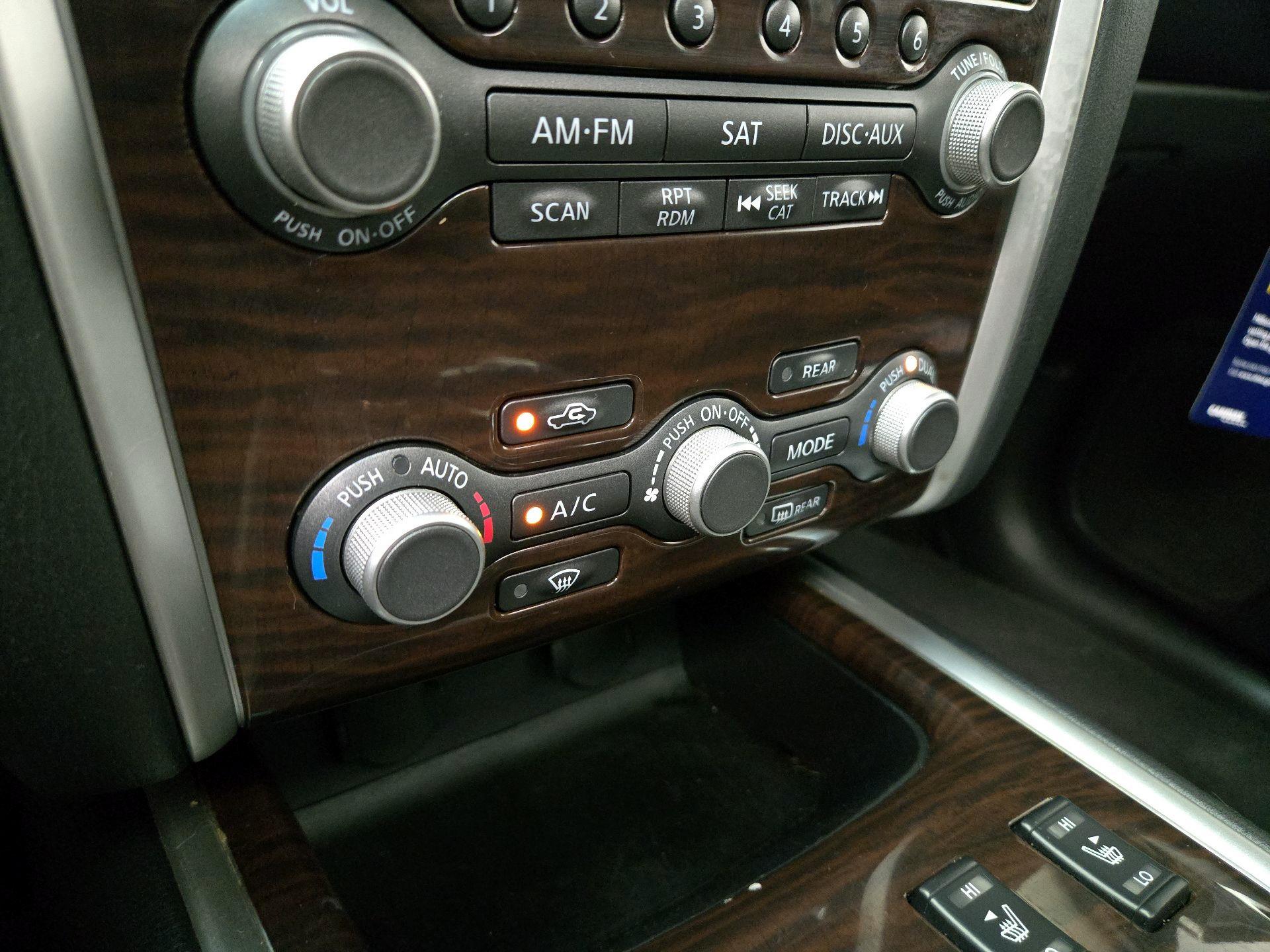 Thumbnail: 2015 Nissan Pathfinder - 17