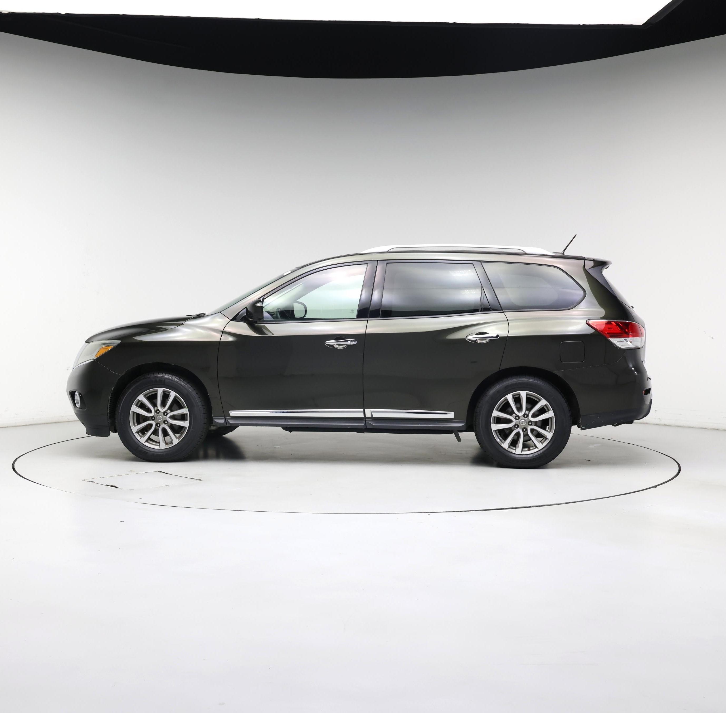 Thumbnail: 2015 Nissan Pathfinder - 3