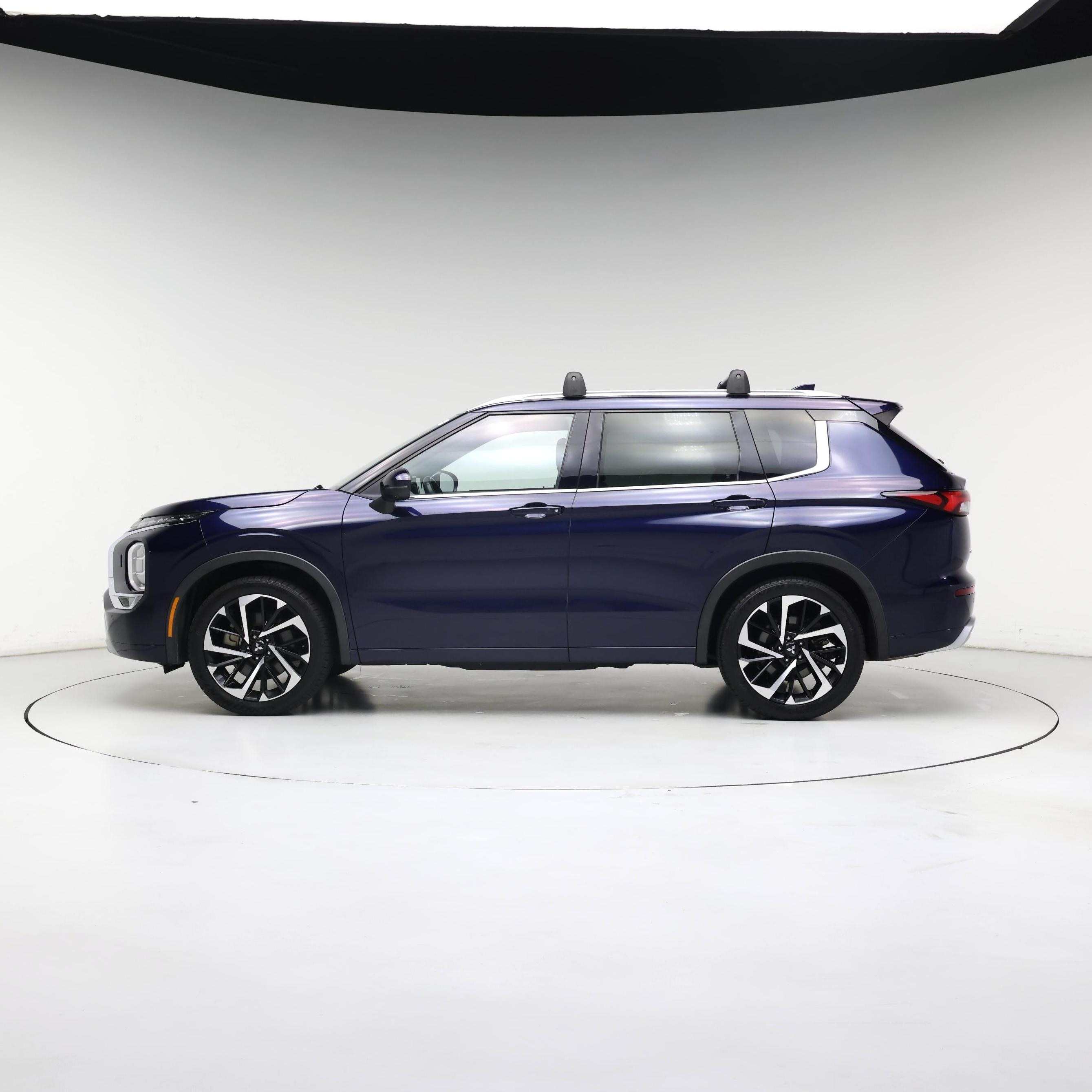 Thumbnail: 2022 Mitsubishi Outlander - 3