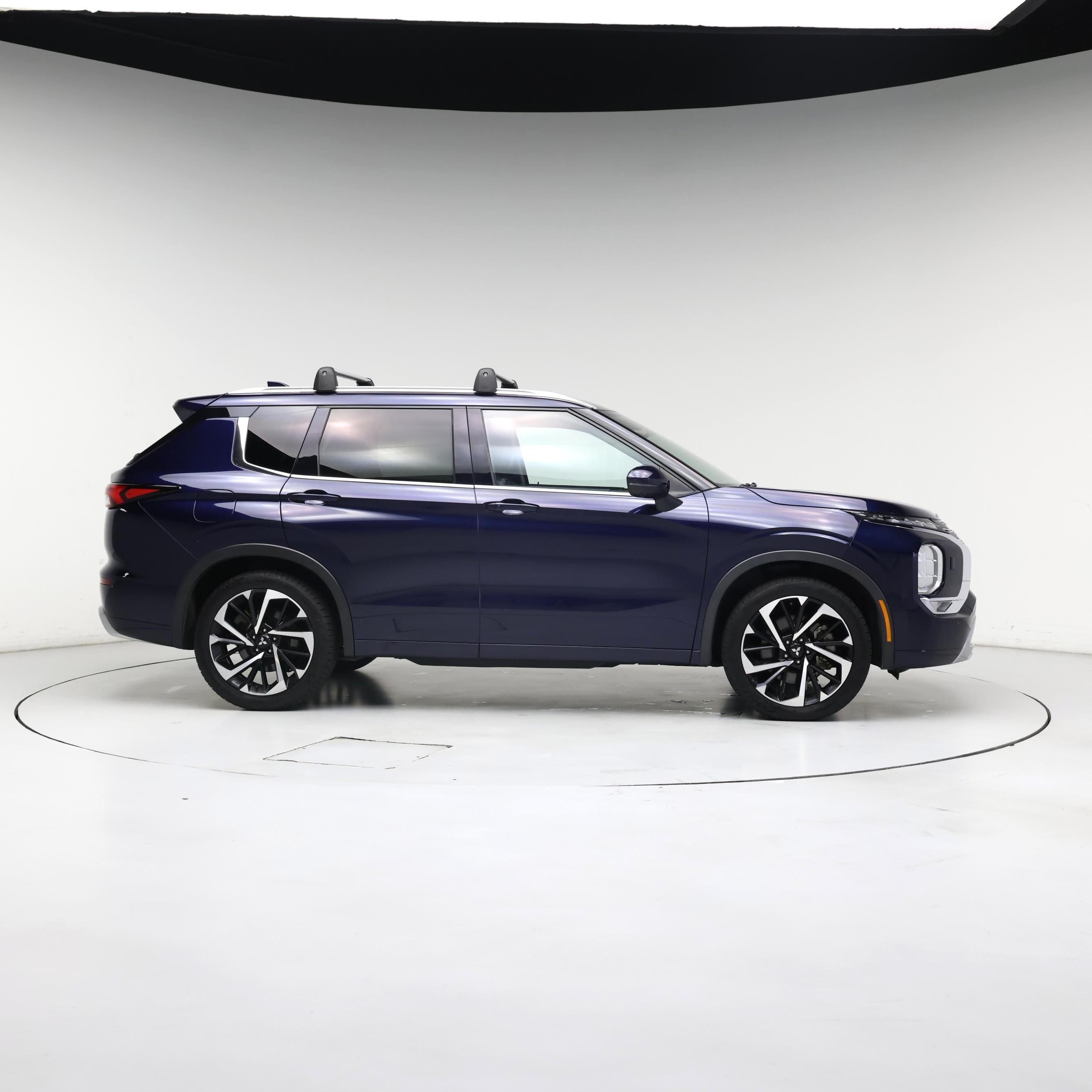 Thumbnail: 2022 Mitsubishi Outlander - 7