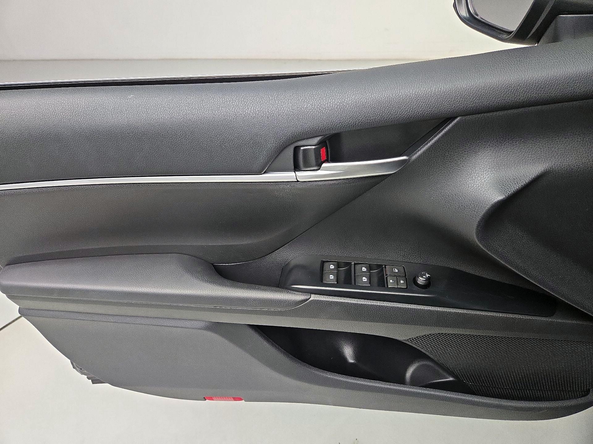 Thumbnail: 2020 Toyota Camry - 12
