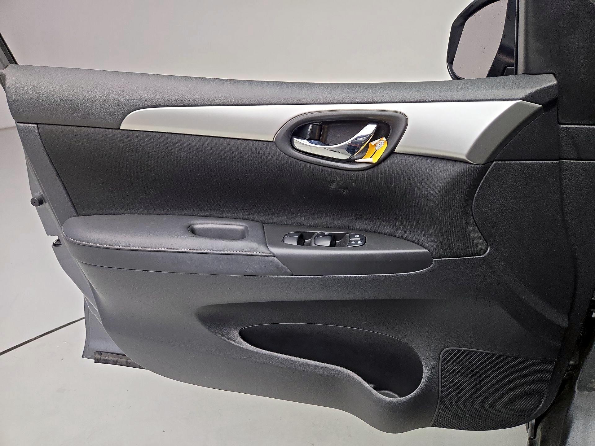 Thumbnail: 2019 Nissan Sentra - 12