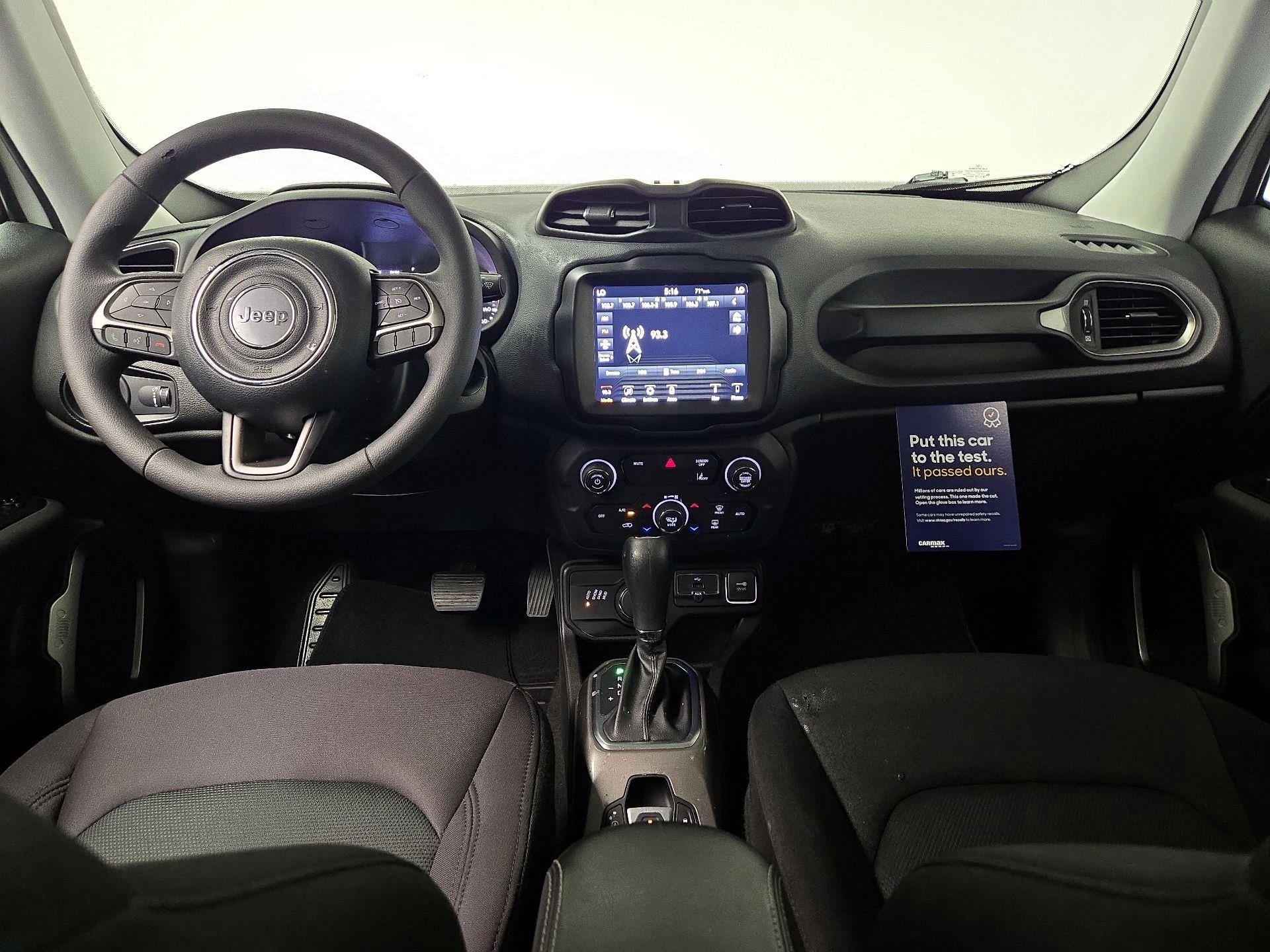 Thumbnail: 2022 Jeep Renegade - 9