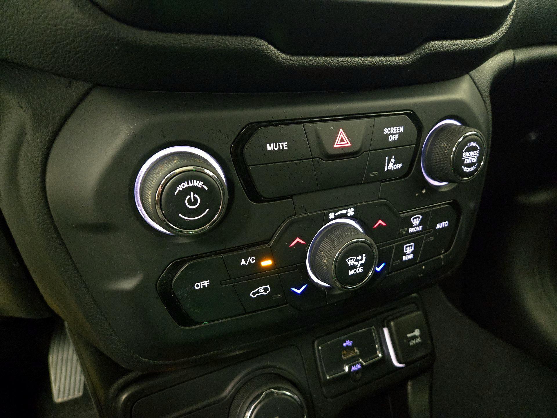 Thumbnail: 2022 Jeep Renegade - 17