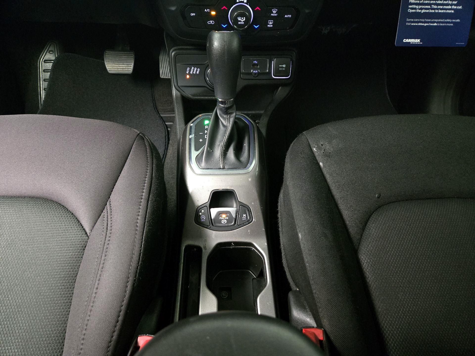 Thumbnail: 2022 Jeep Renegade - 18