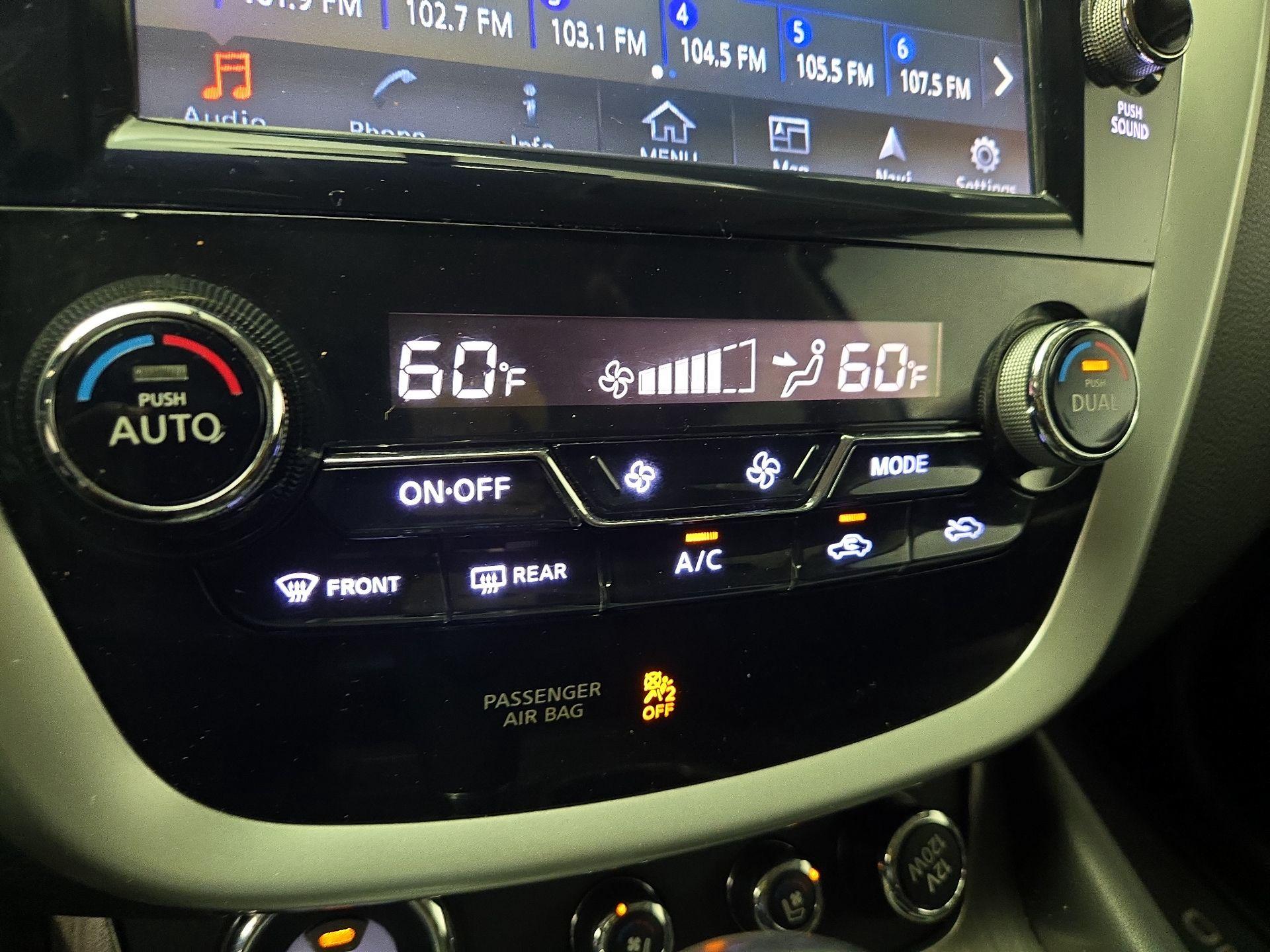 Thumbnail: 2016 Nissan Murano - 17