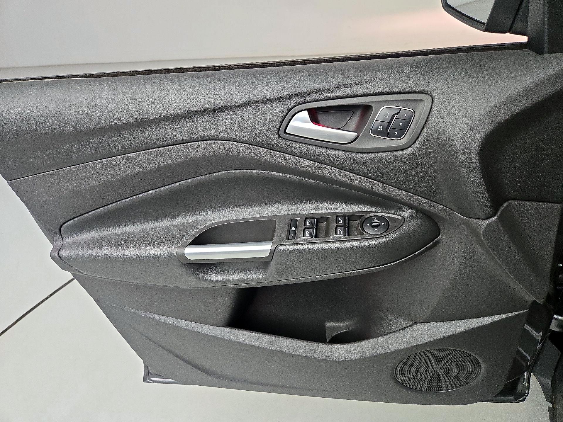 Thumbnail: 2015 Ford Escape - 12
