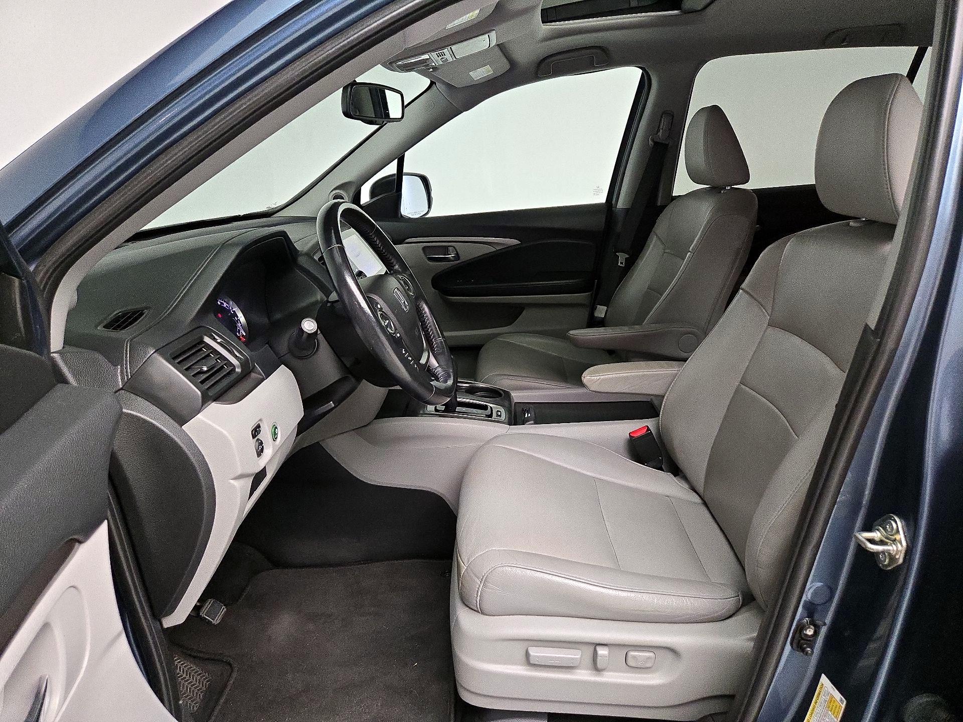 Thumbnail: 2018 Honda Pilot - 11