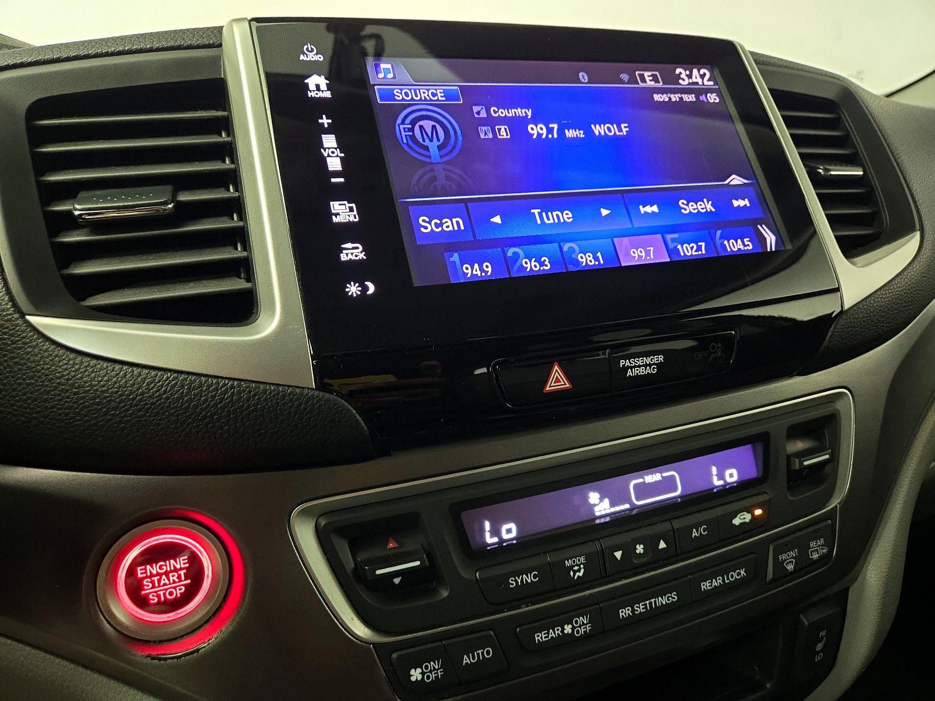 Thumbnail: 2018 Honda Pilot - 15