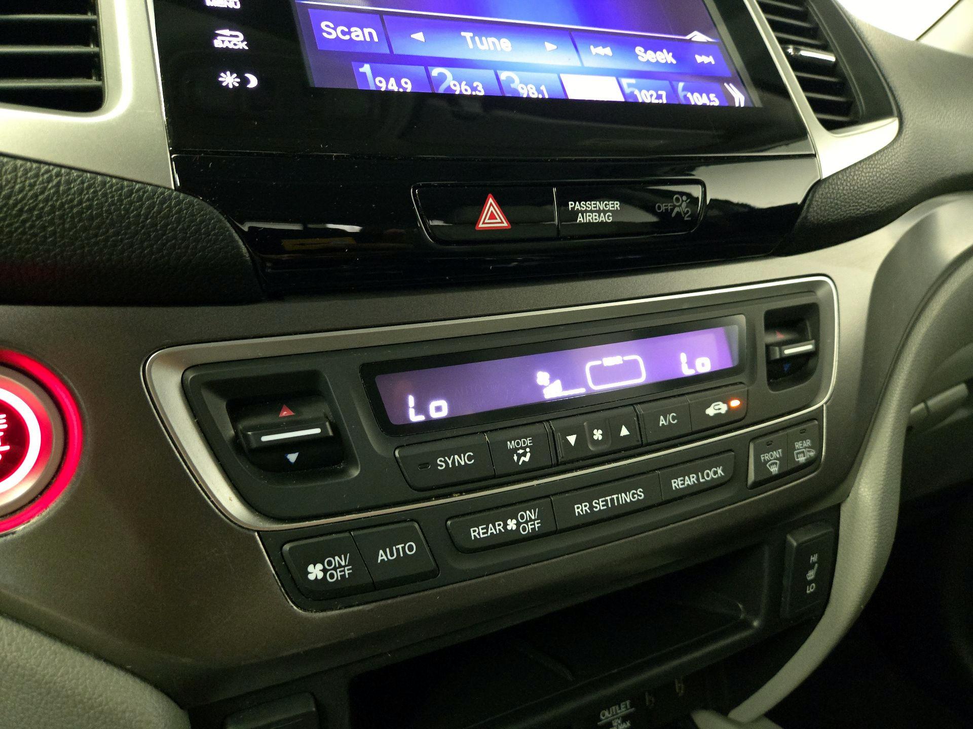 Thumbnail: 2018 Honda Pilot - 16
